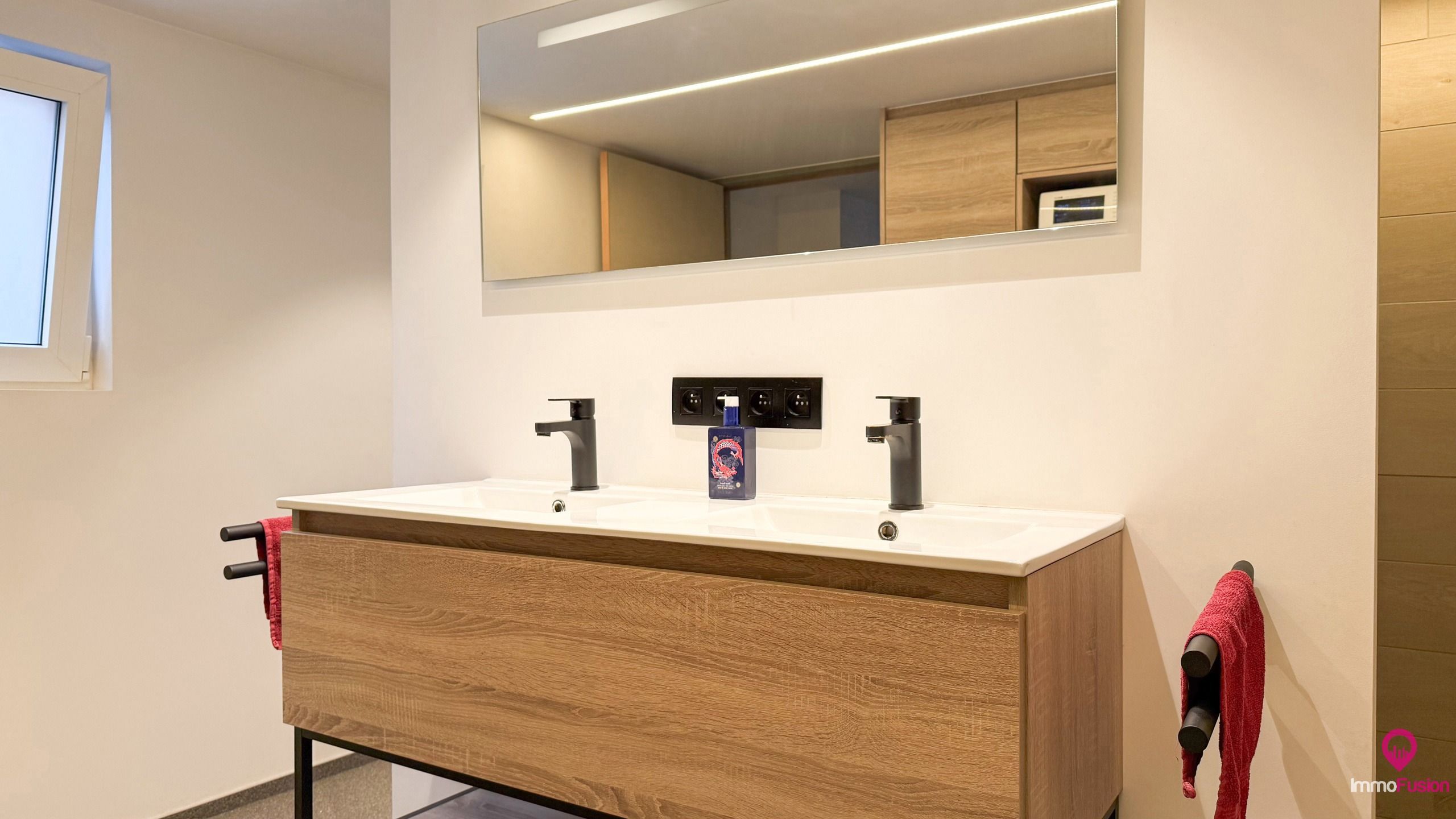 Gerenoveerde woning met veel ruimte en 6 slaapkamers! foto 15