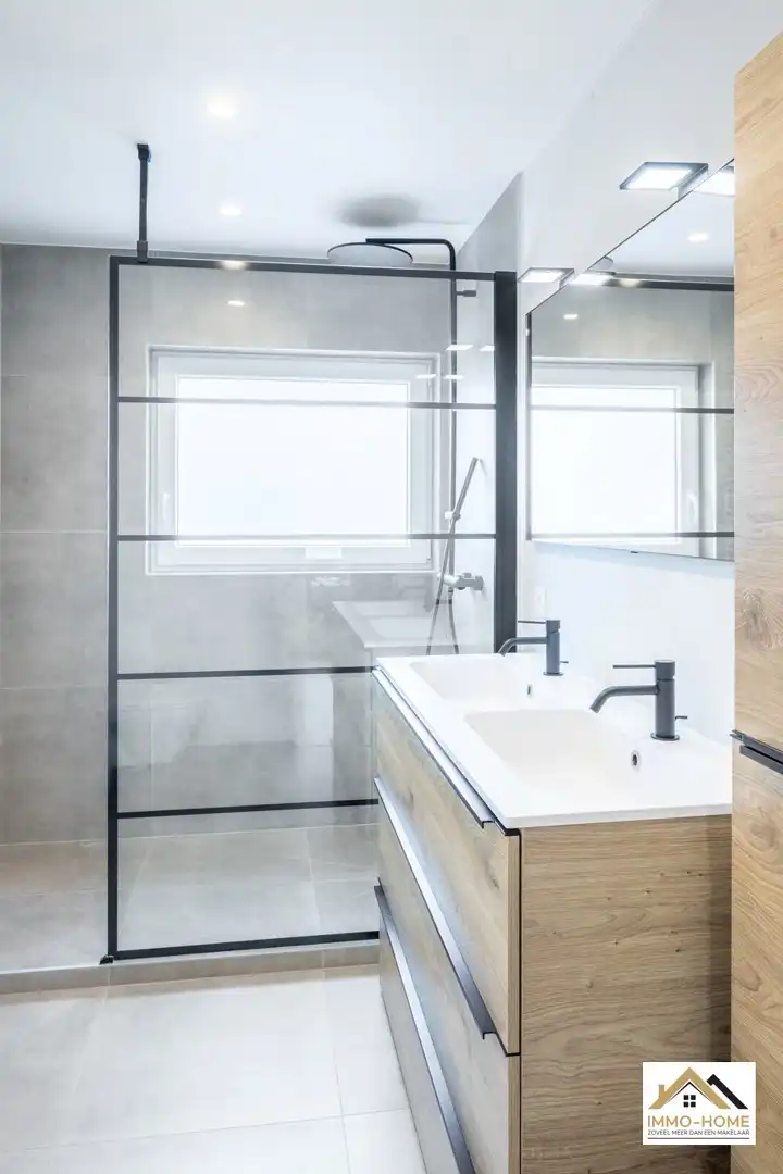 Instapklare woning op zeer centrale ligging foto 17