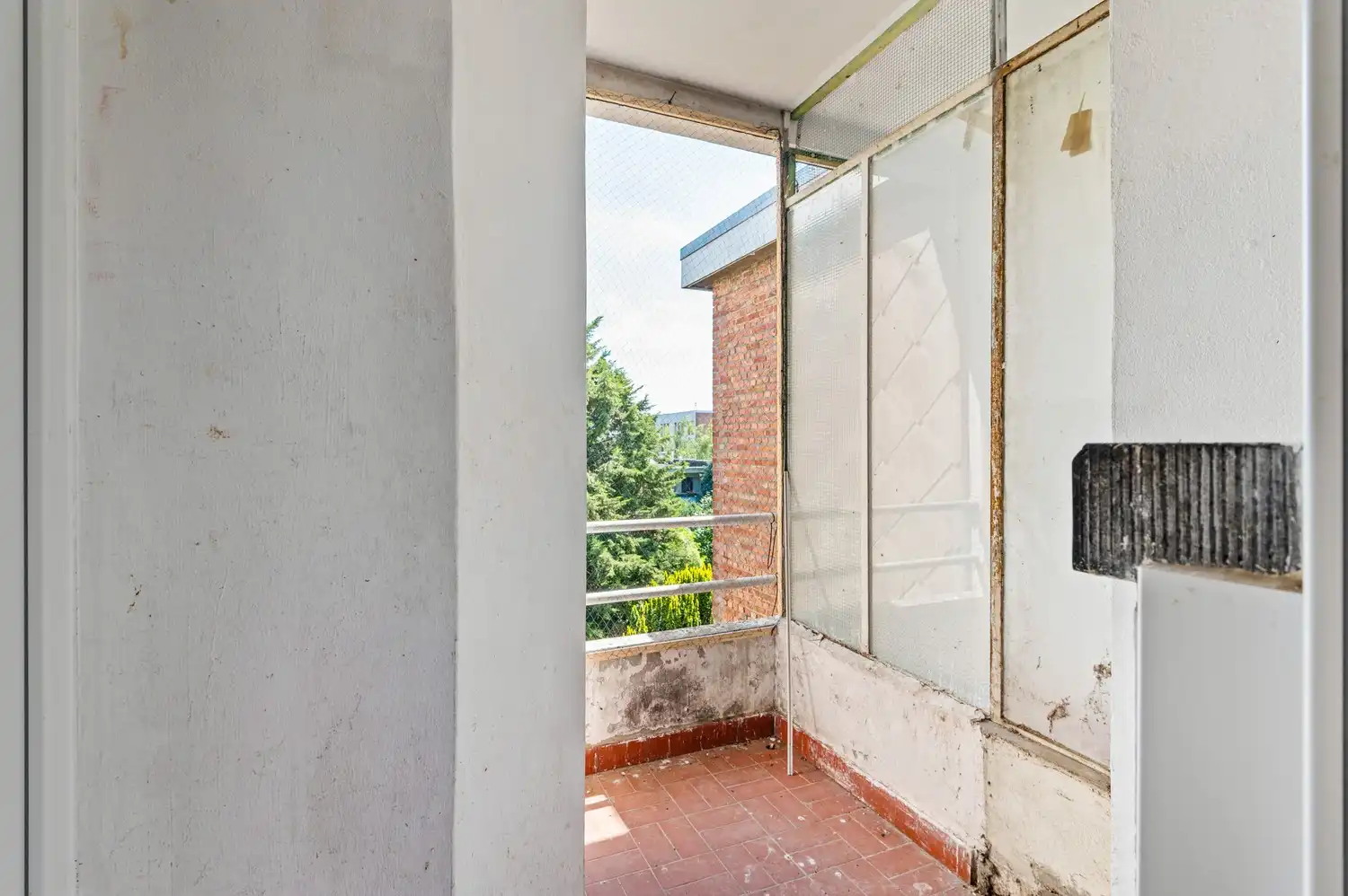 Licht op te frissen appartement met ruime living van 40 m² en nieuwe keuken foto 6