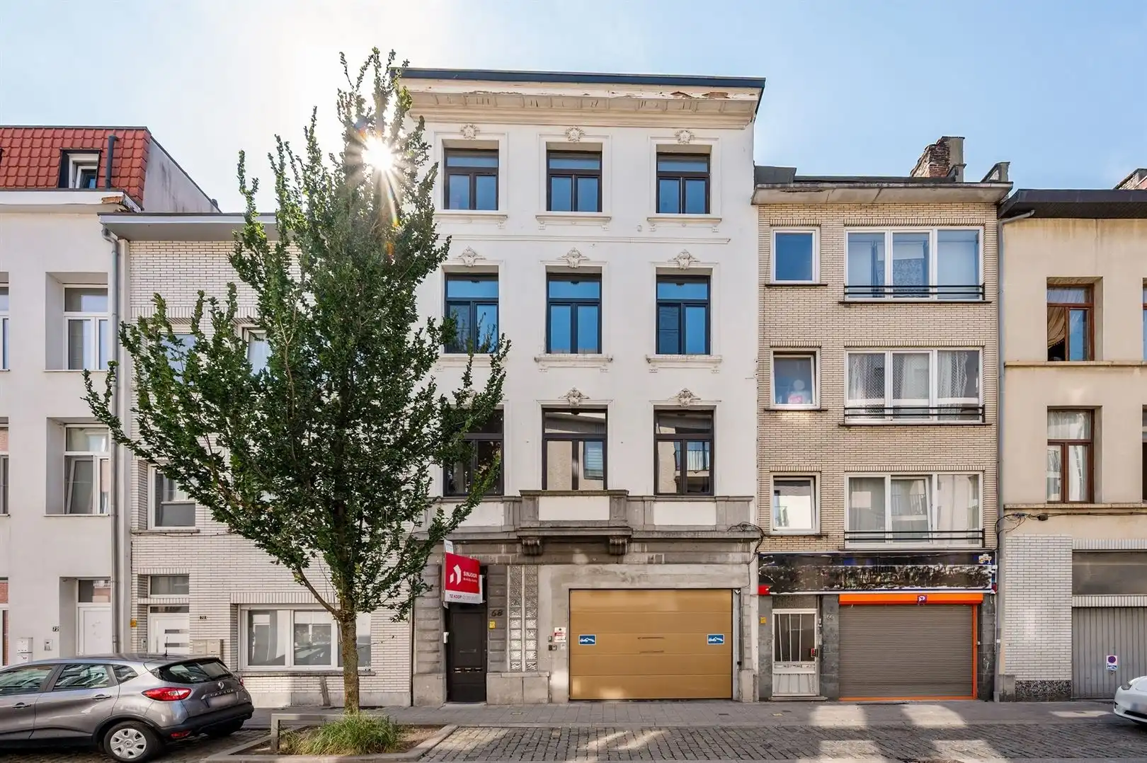 Super tof gerenoveerd appartement met balkon foto 22