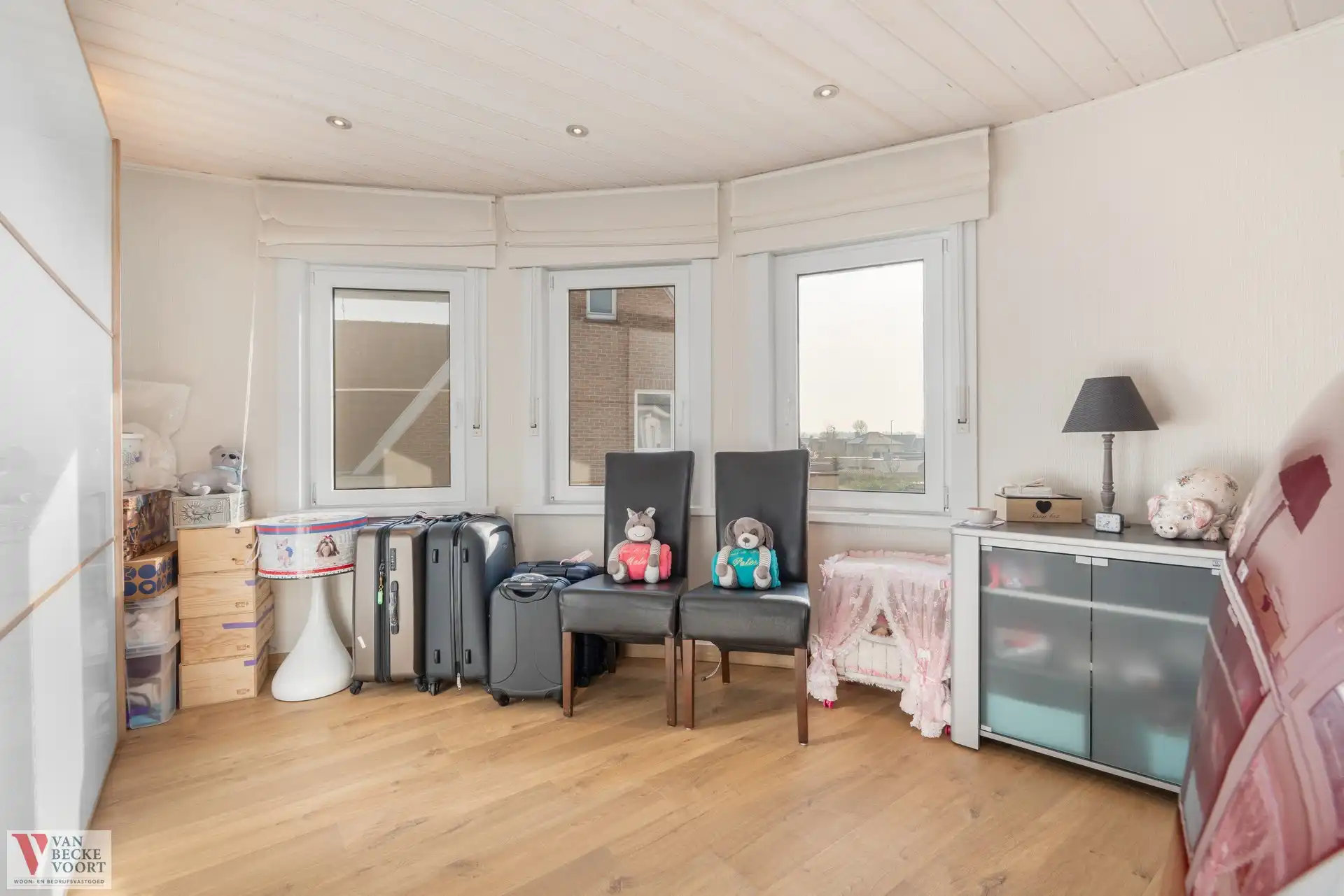 Huis aan invalsweg Oostende foto 15