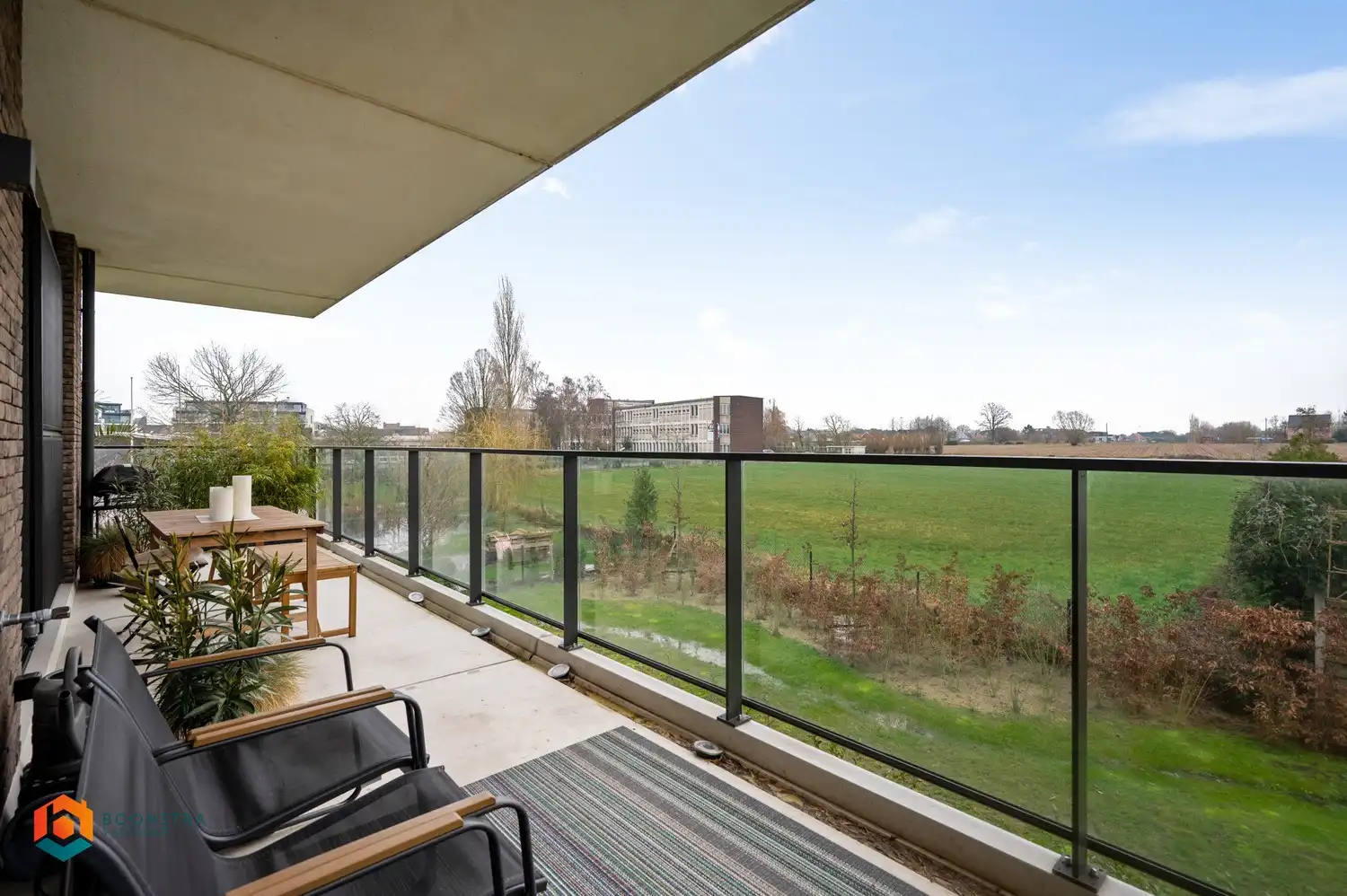 Recent appartement met 2 slpkrs foto {{pictureIndex}}