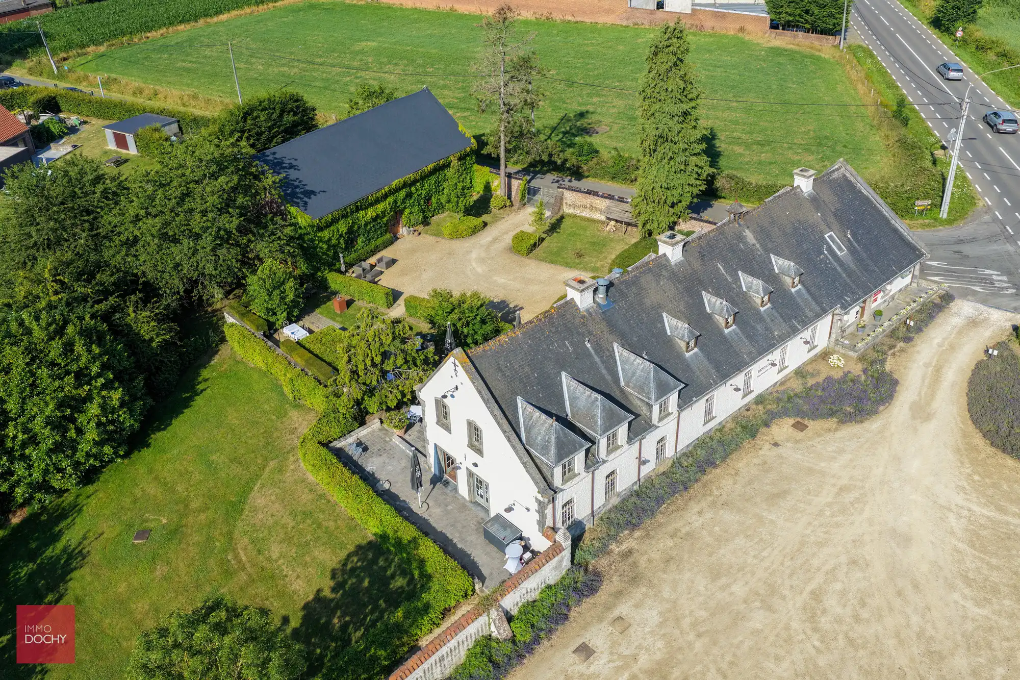 Karaktervolle eigendom met restaurant en woonst foto 25
