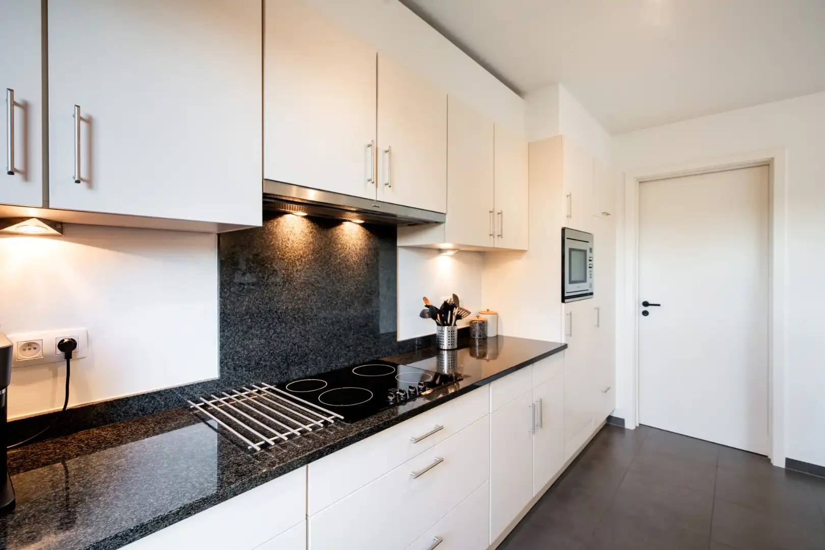 Stijvol, instapklaar gelijkvloers appartement te Tuilt (Hasselt) foto 6