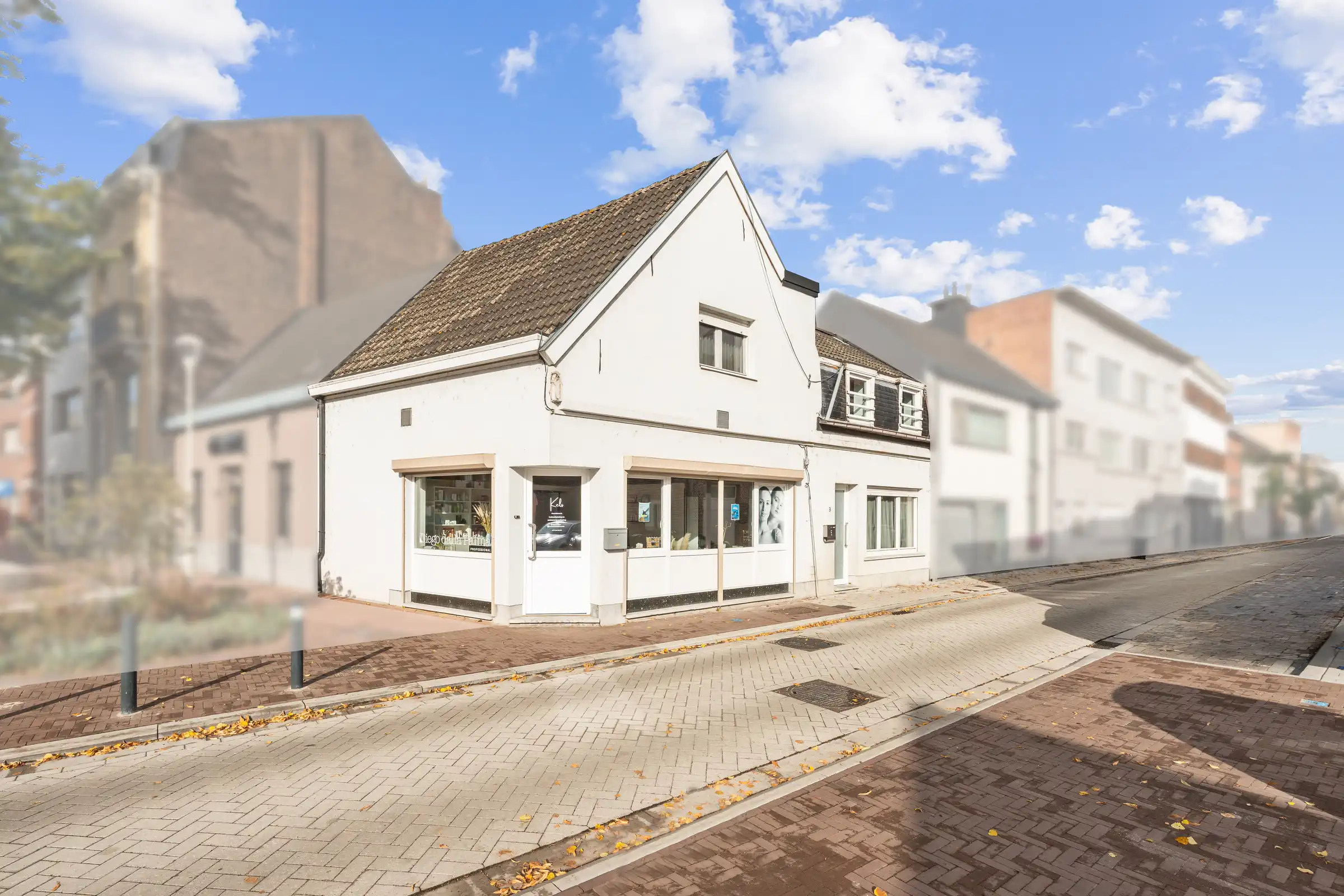 Ruim hoekhuis met poly ruimte/ 2 woonst foto 6