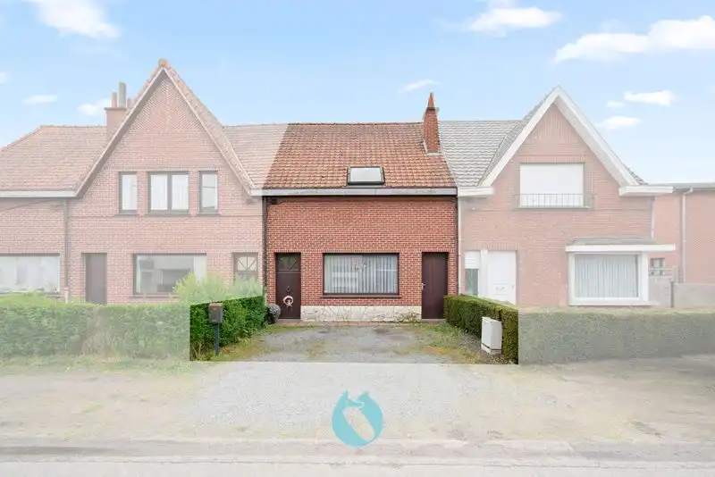 Hoofdfoto van de publicatie: Te renoveren woning in het hart van Ertvelde - unieke investeringskans!
