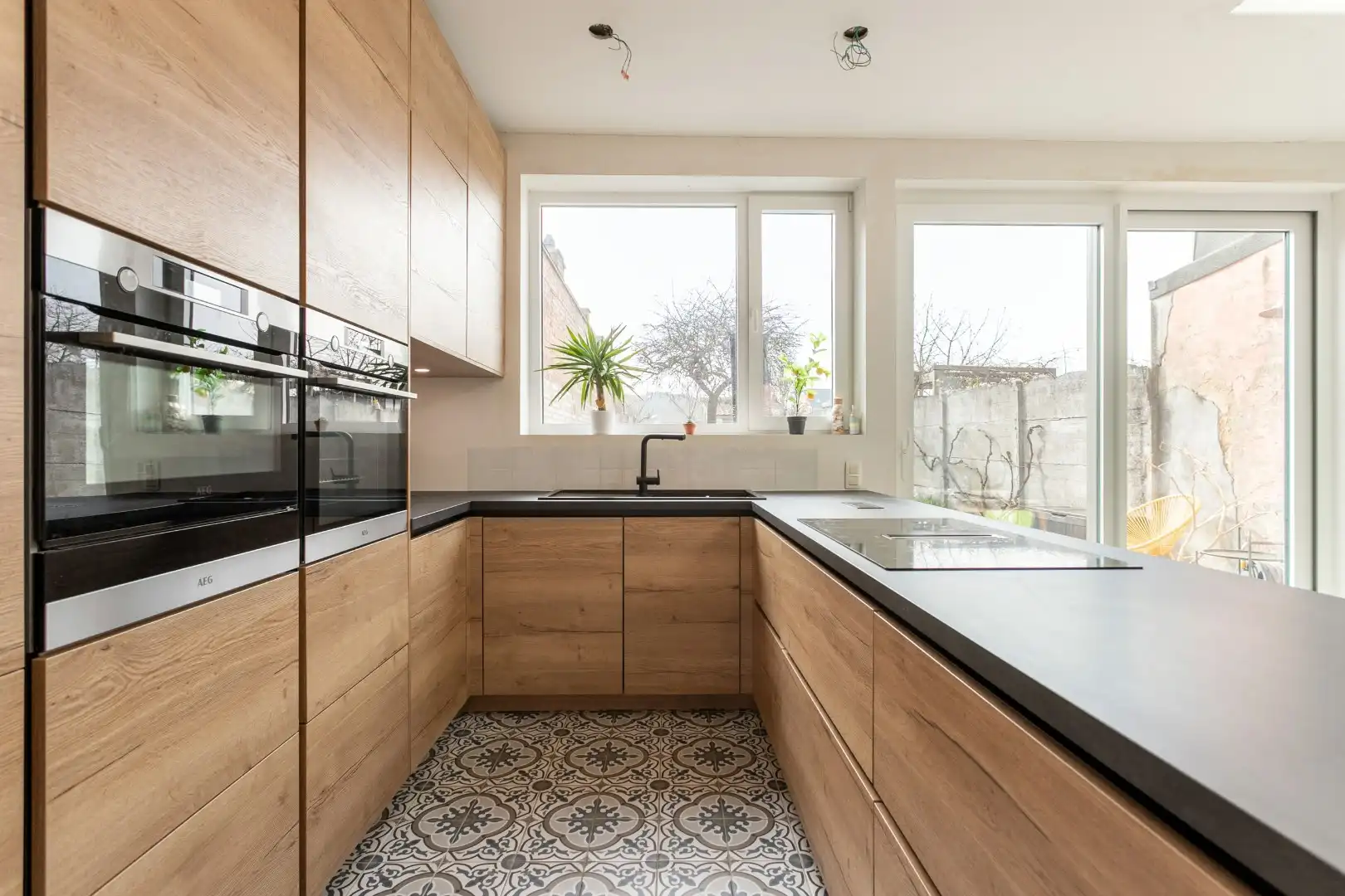 Instapklare woning met 4 slaapkamers en tuin te Huizingen foto 13