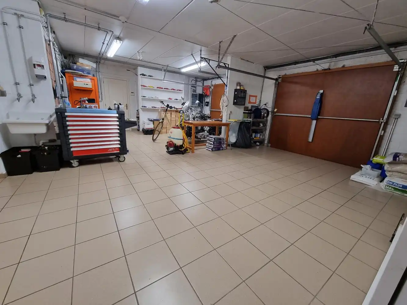 Spaanse villa, zeer rustig gelegen en gekaderd in een mooi verzorgde tuin voorzien van zwembad foto 21