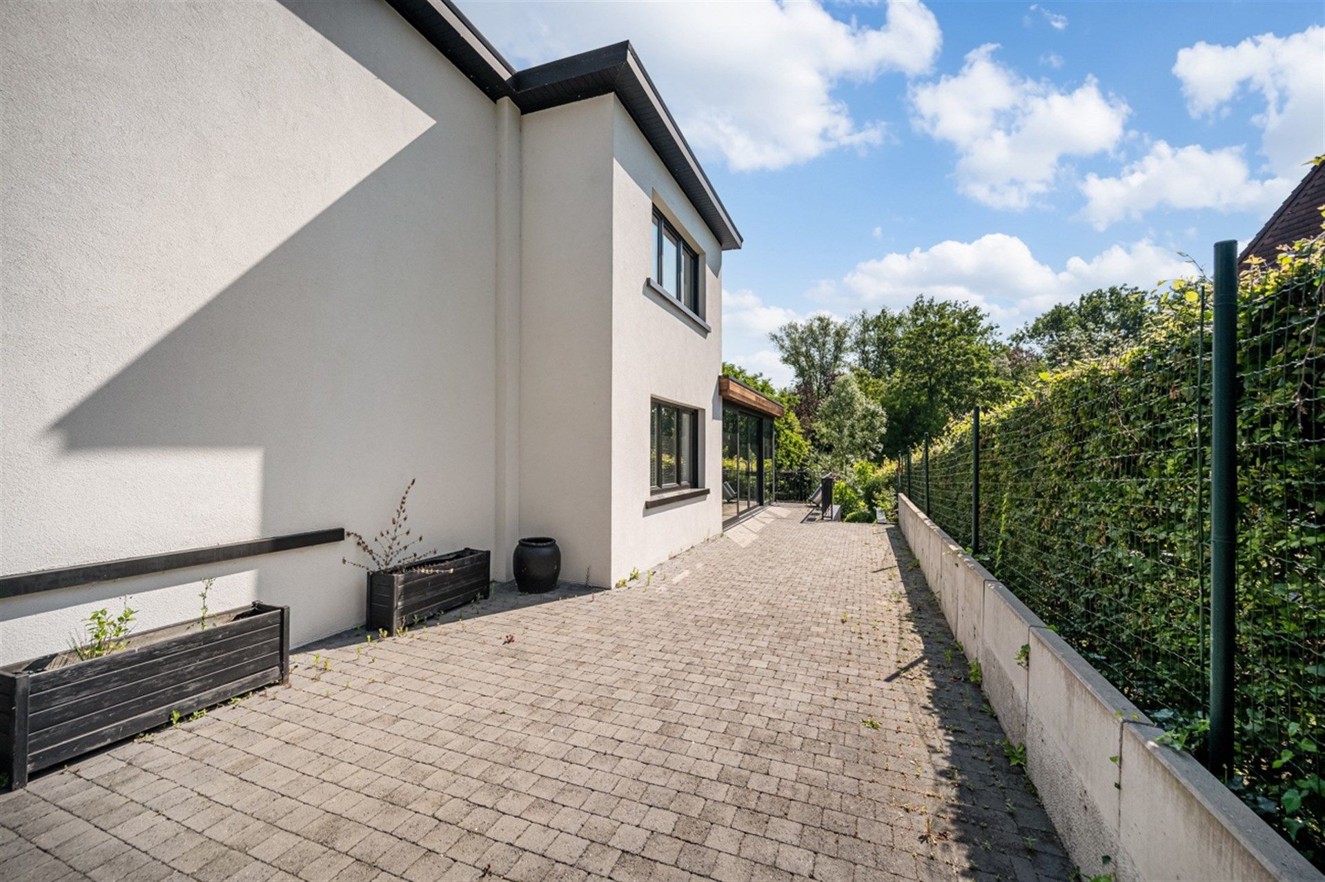 Prachtige HOB met vier slaapkamers, bureau en grote tuin foto 17
