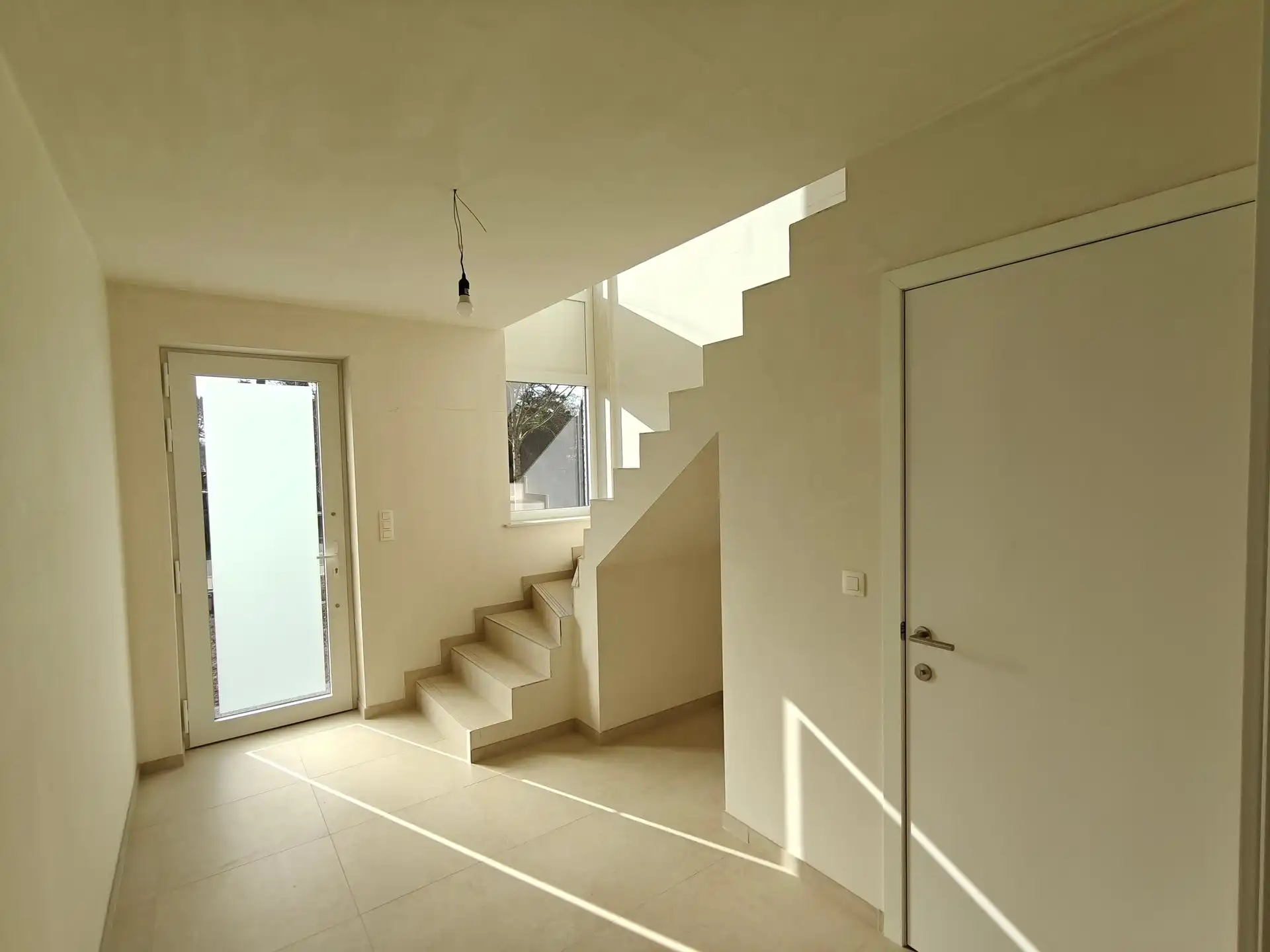 Nieuwbouwwoning met 3 slaapkamers en tuin foto 6