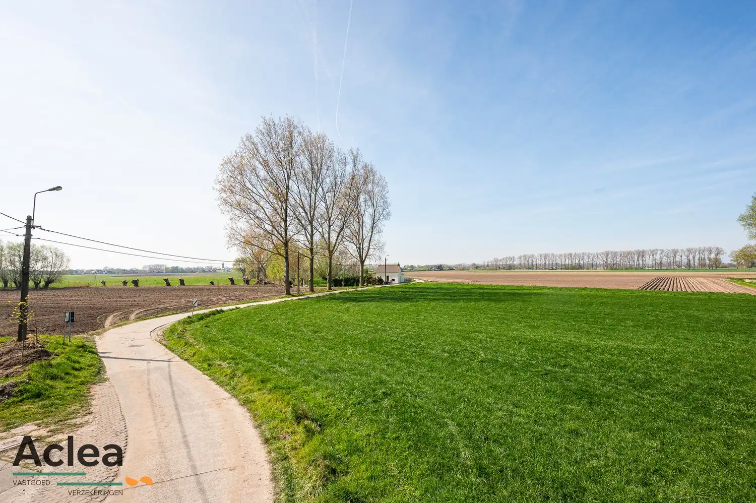 Rustig gelegen villa in landelijke stijl, omgeven door groen en natuur foto 4