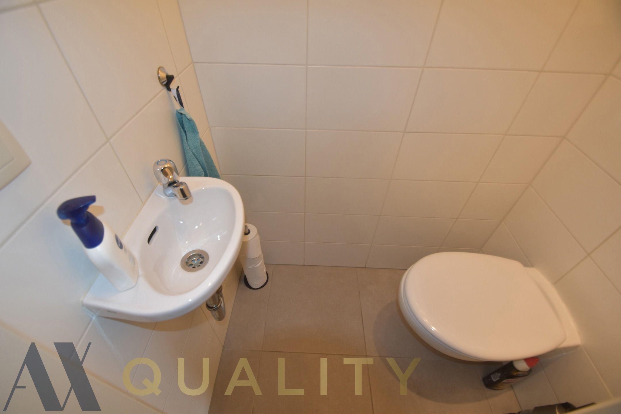 Centr. en rustig gel. energiezuin. 2 slpk.-appt. met terr., staanpl. en berging foto 16