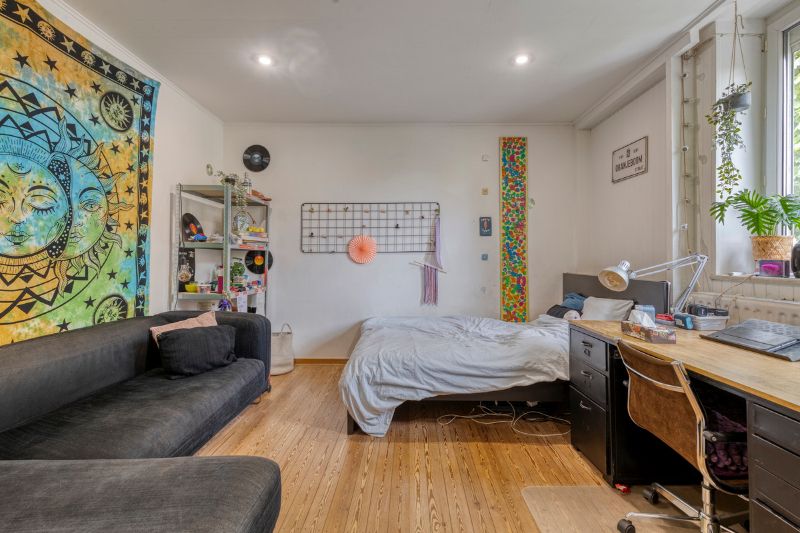 Zonnige authentieke woning met tuintje en topligging! foto 16
