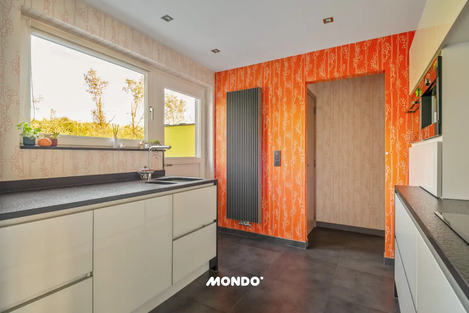 Ruime woning met 3 slaapkamers, garage en open uitzicht tuin nabij de dijk in Heffen foto 8