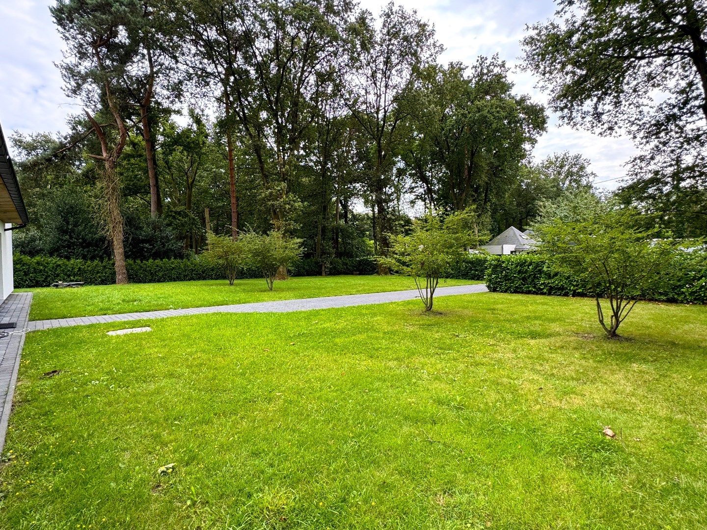 Prachtig gerenoveerde villa  met 4 slpk's, een bew. opp. van 200 m² op een uiterst rustig en groene ligging te Schilde foto 28