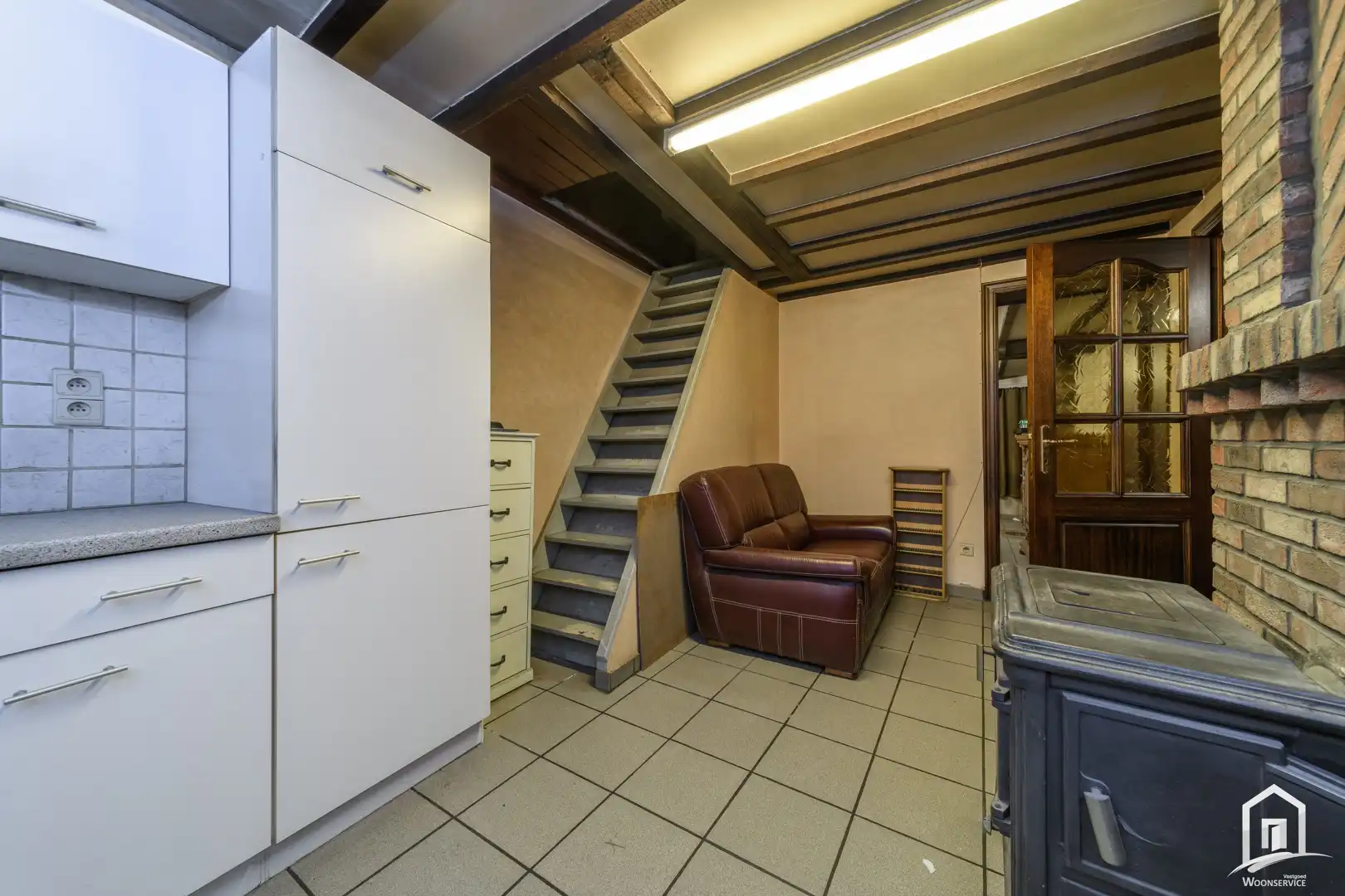 Grondig te renoveren gezinswoning met zeer ruime tuin! foto 10
