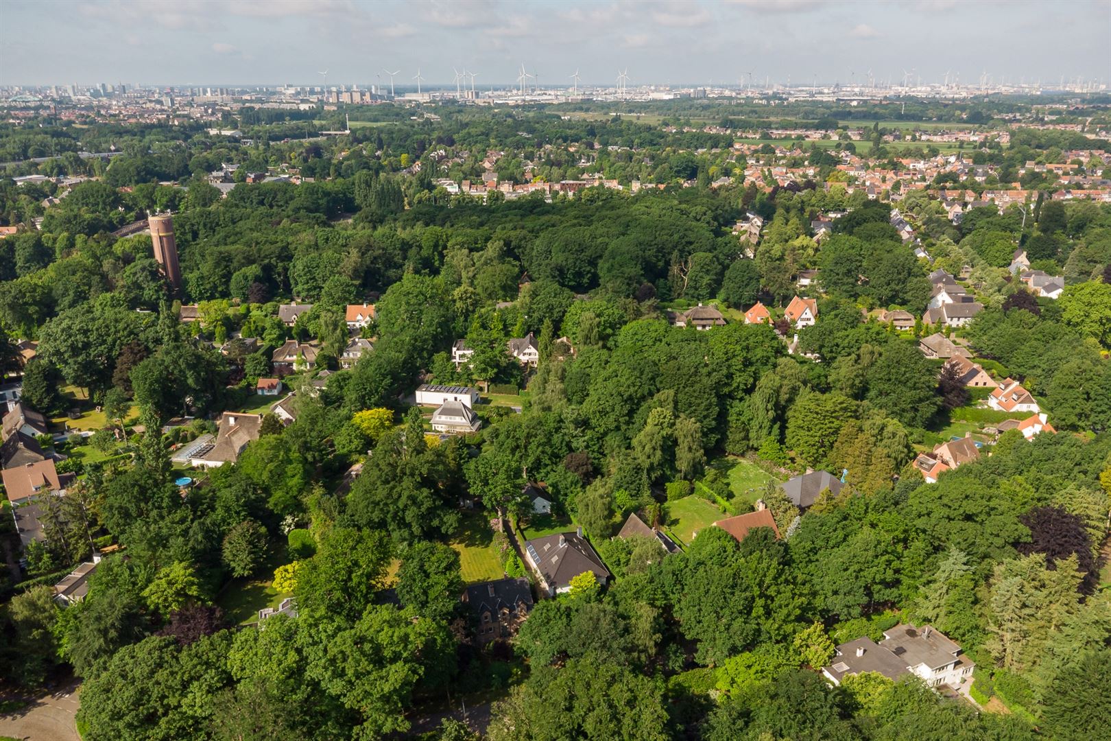 Ruime villa op 1.150 m² in gegeerde woonwijk Vriesdonk foto 44