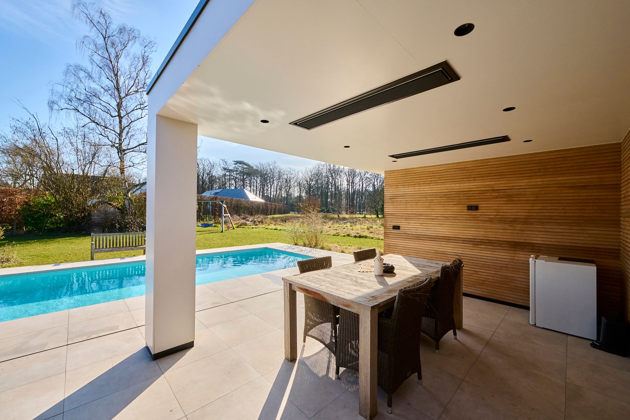 Volledig verbouwde woning met zwembad foto 10