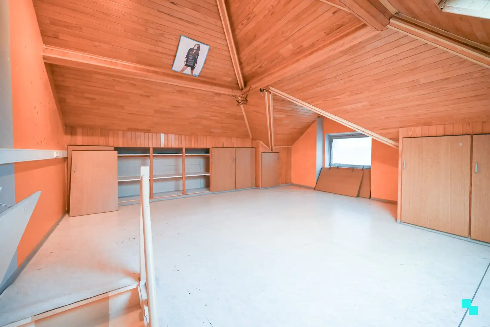 Halfopen bebouwing met garage nabij centrum Izegem foto 26