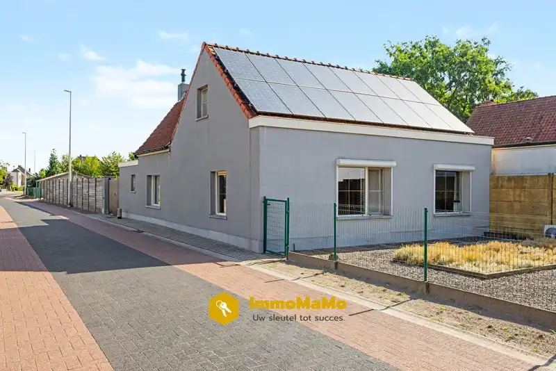 INSTAPKLARE WONING, CENTRAAL GELEGEN IN WACHTEBEKE - TE KOOP foto {{pictureIndex}}