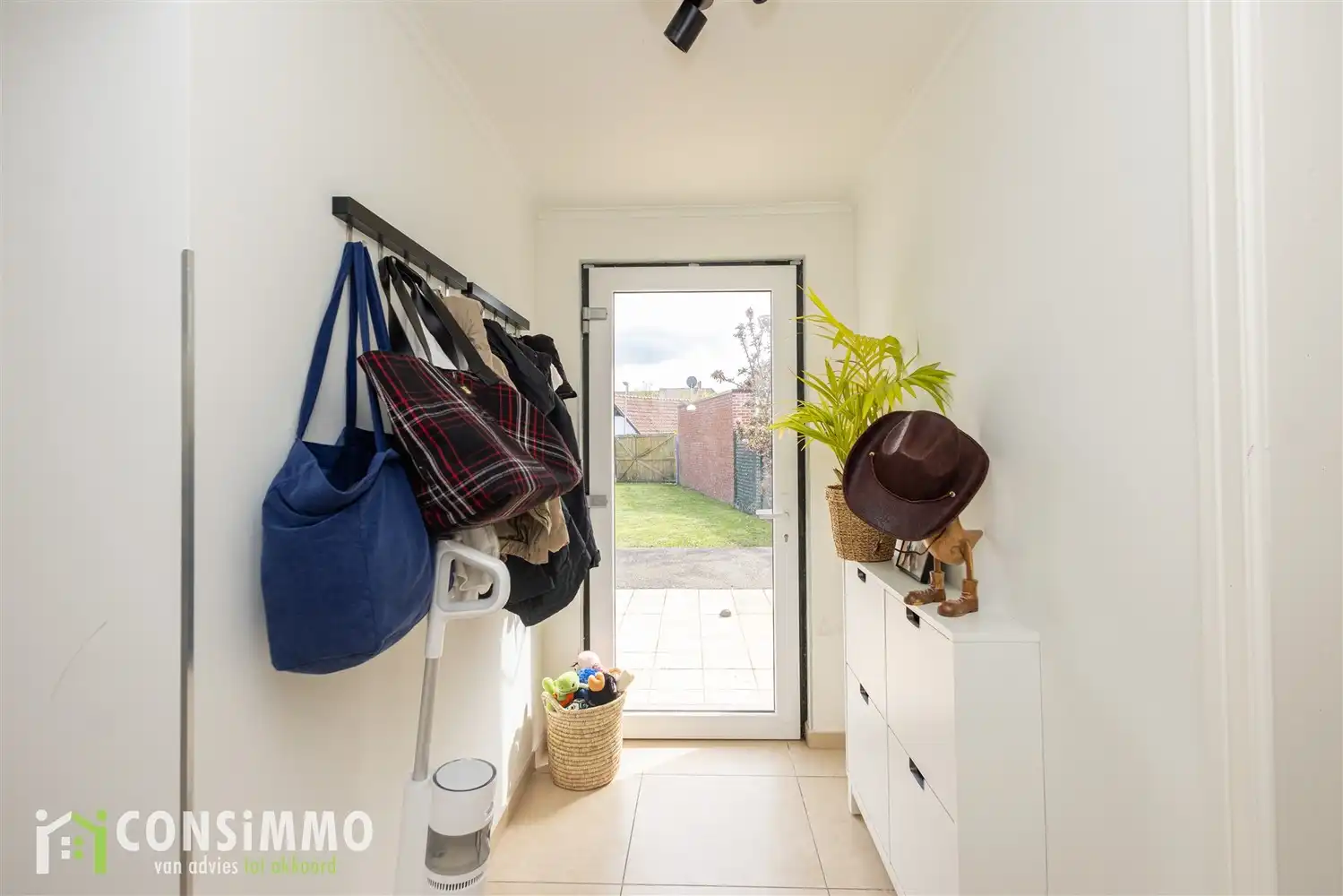 Karaktervolle en energiezuinige gezinswoning met zonnige tuin in Genk foto 15