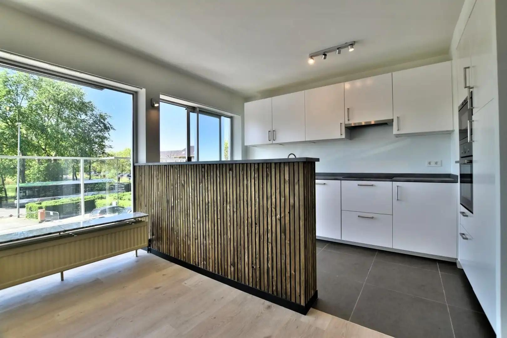Stijlvol vernieuwd appartement met uniek zicht op de Brusselse Forten foto 6