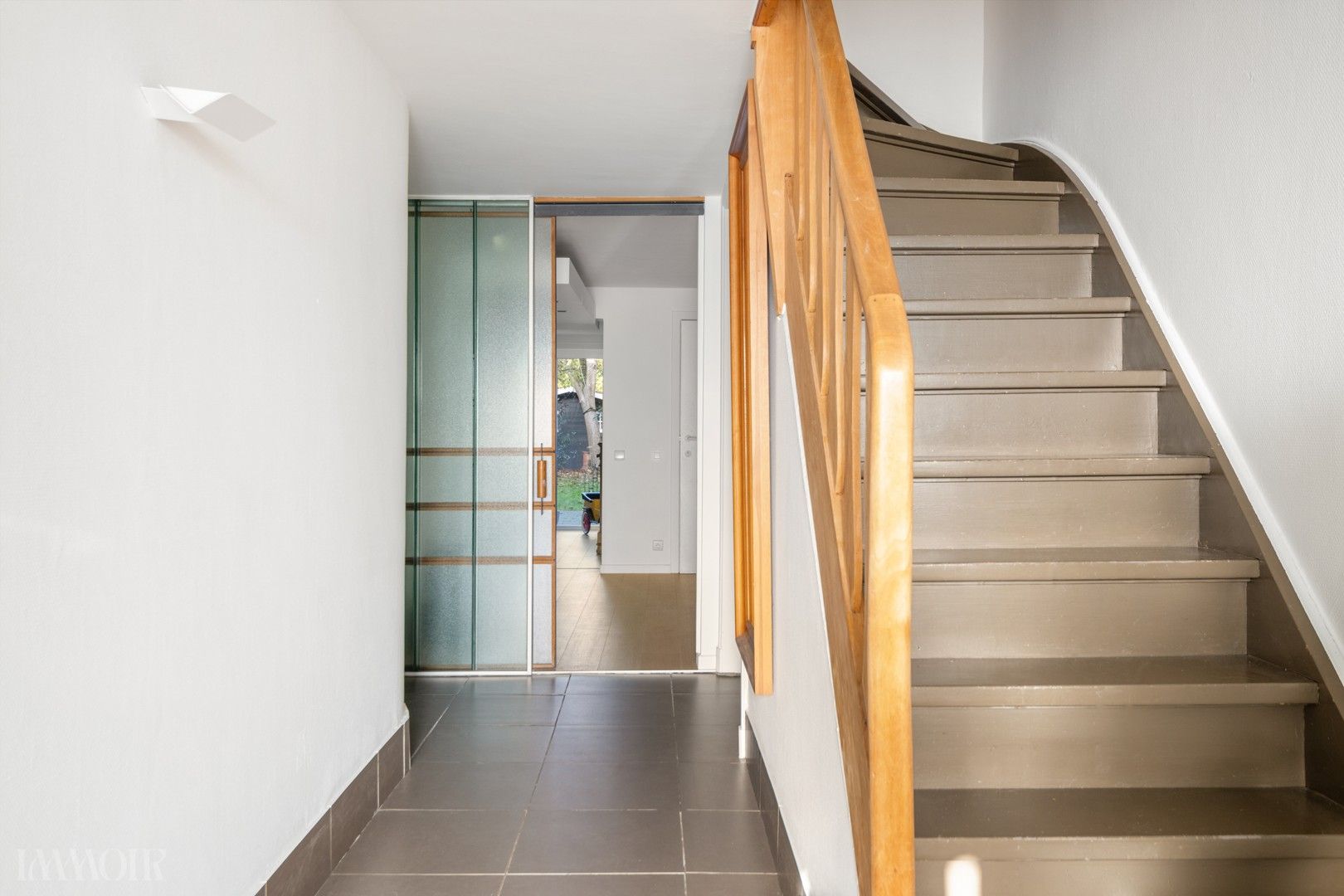 Prachtig gerenoveerde woning met praktijk/studio in hartje Schoten. foto 2