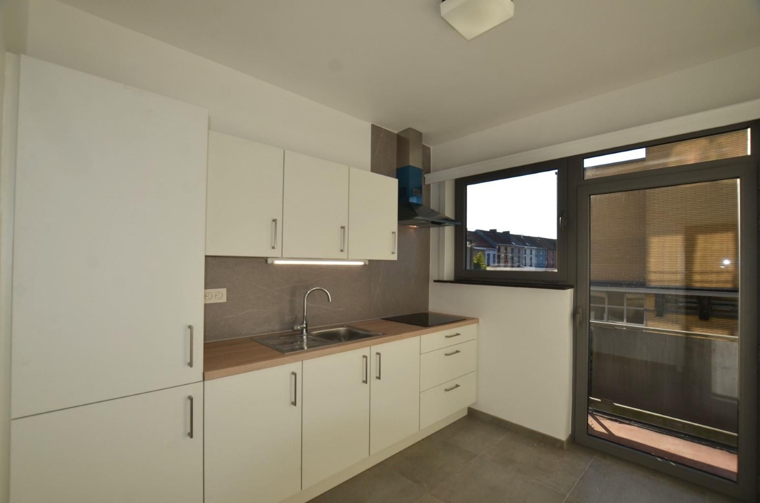 Prachtig gerenoveerd app met 2 slpk + garagebox foto 5