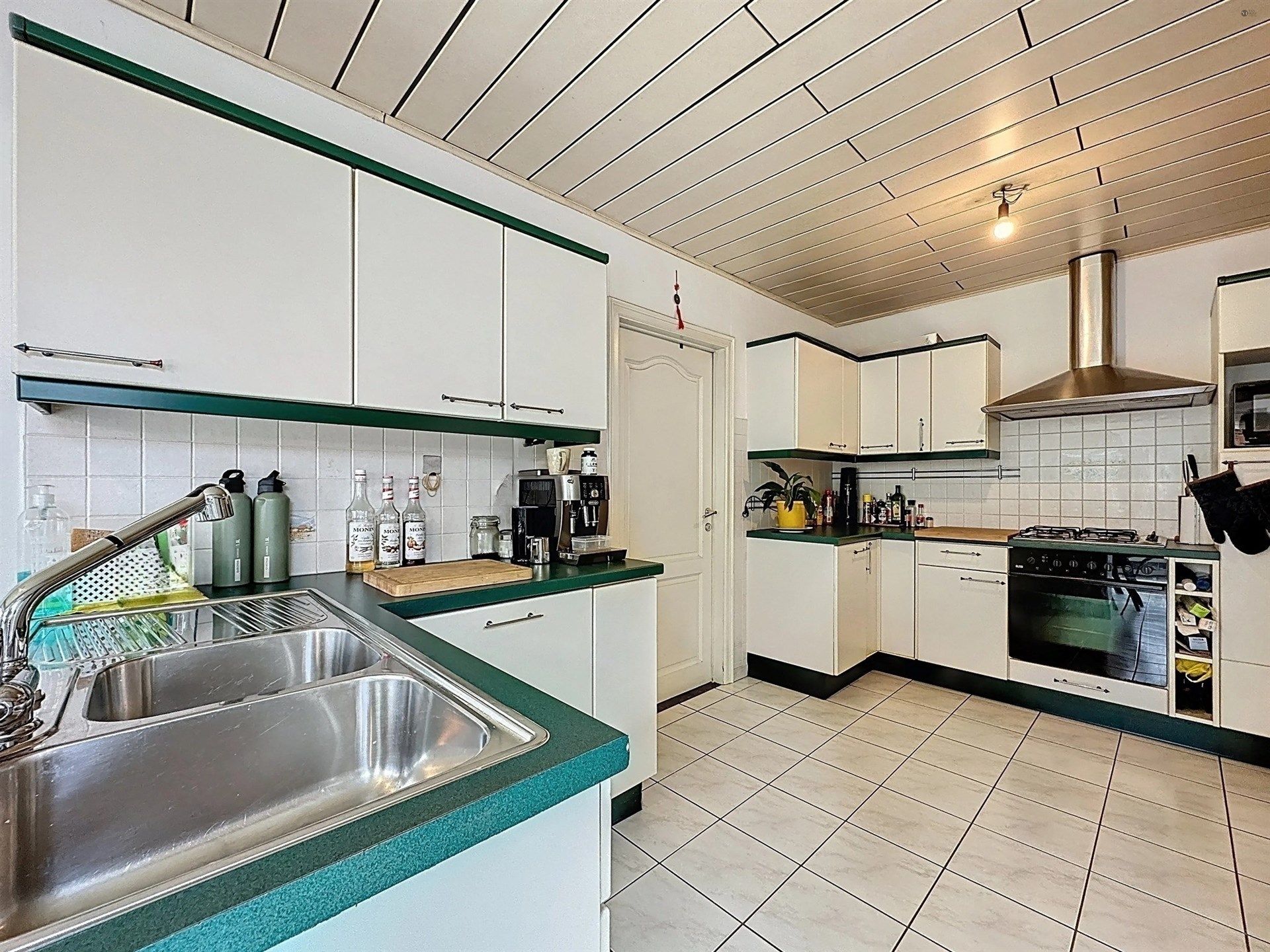 Prachtige gezinswoning met 4 slaapkamers, 2 badkamers op een perceel van 760m²! foto 11