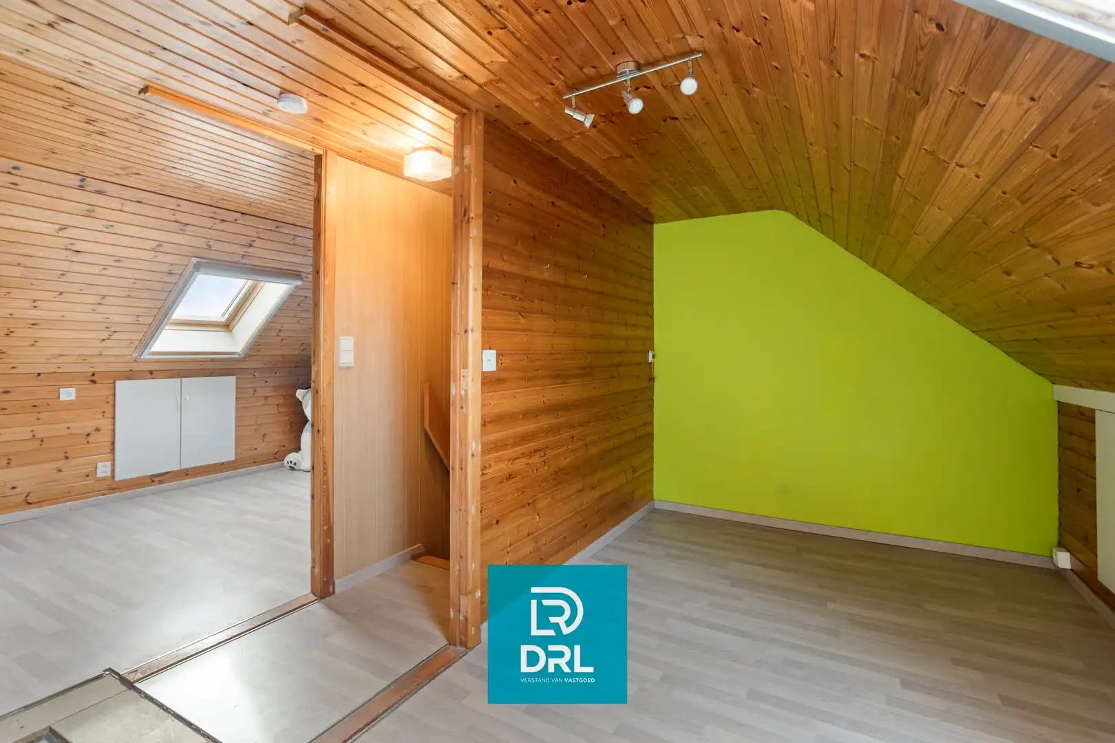 Instapklare rijwoning met slaapkamers, ingerichte zolder en optionele recreatiegrond foto 14