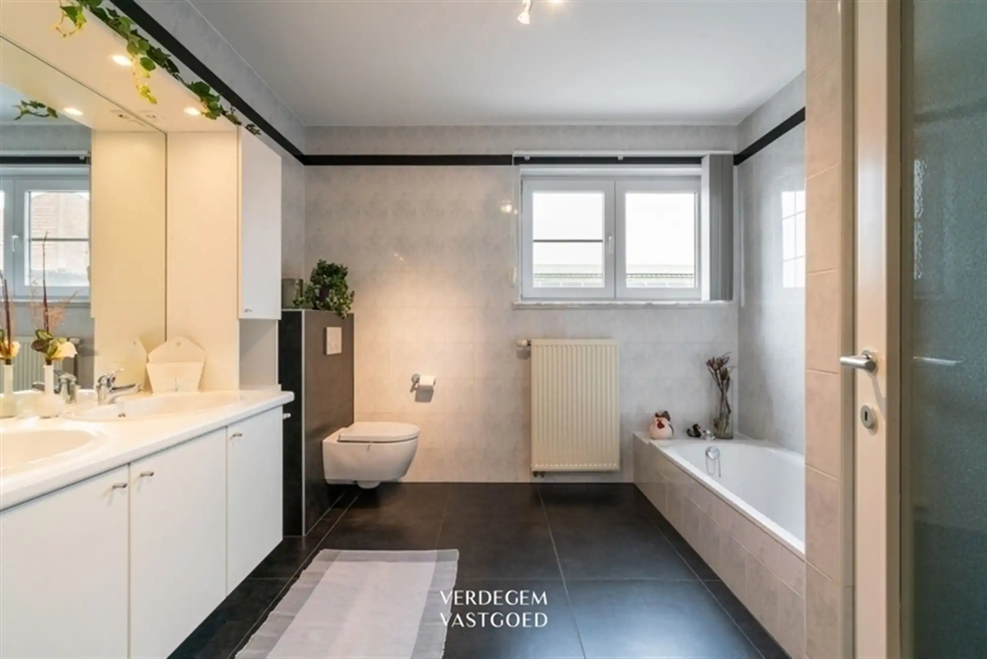 Luxueus en ruim wonen met aanlegsteiger aan de Moervaart foto 18