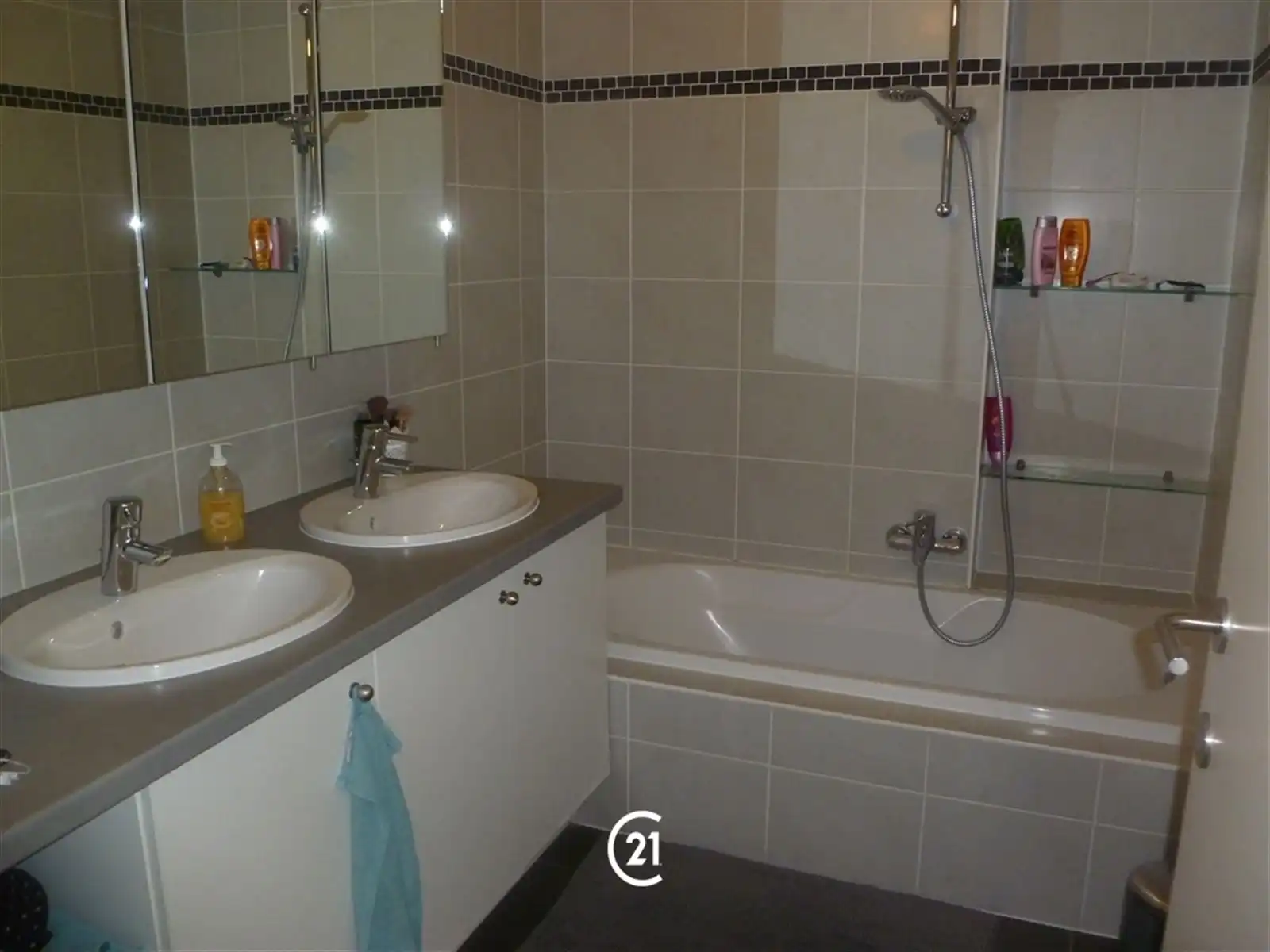 Aangenaam appartement + garage in centrum foto 5