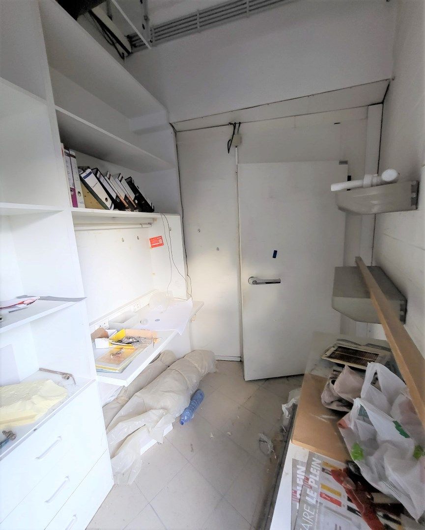 Commercieel gelijkvloers + appartement. foto 11