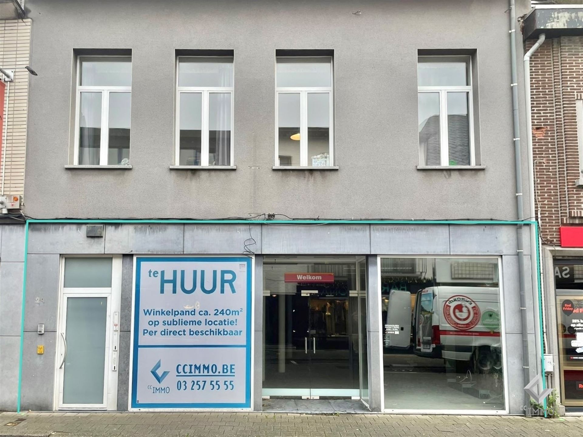 Ruim winkelpand ca. 240m² in het centrum van Kontich! foto {{pictureIndex}}