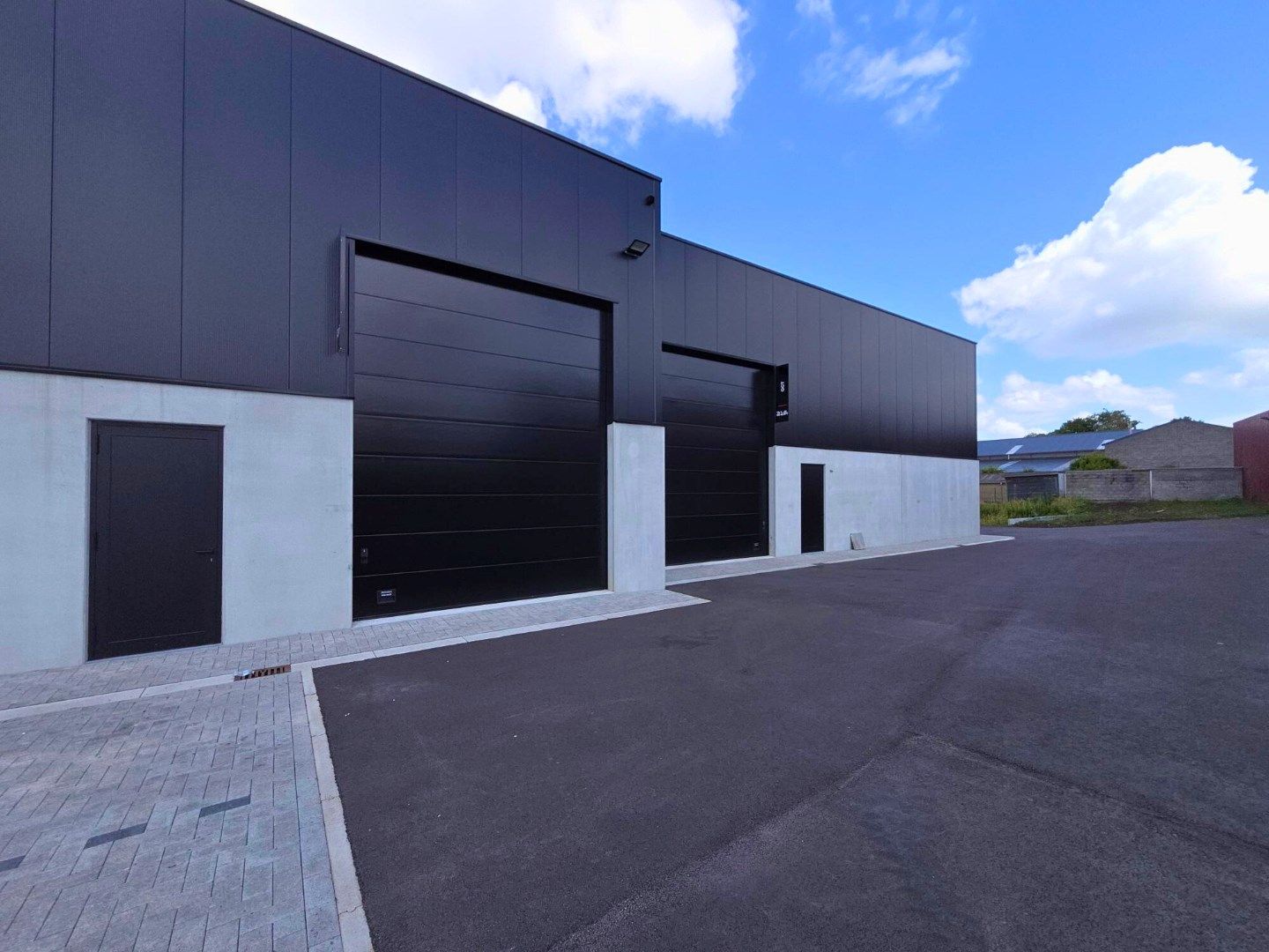 Nieuwbouw KMO unit van 172m² foto 2