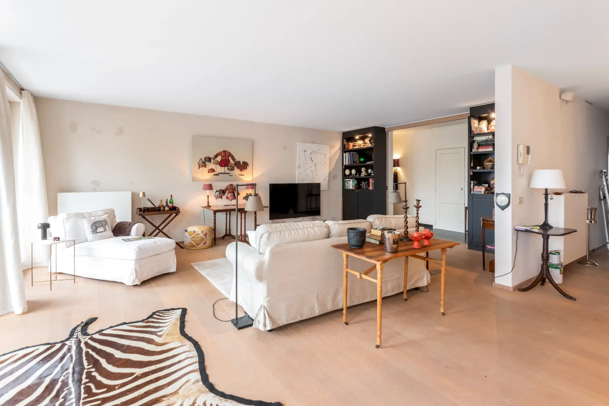 Ruim appartement (ca. 180m²) met een gevelbreedte van meer dan 13 meter, rustig gelegen, in het centrum tegenover de H. Hartkerk. foto 6