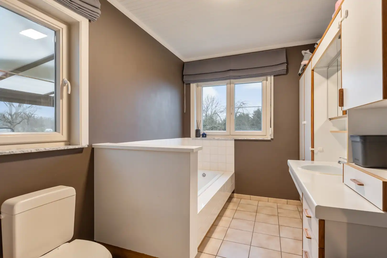 Instapklare woning met 3 slaapkamers, veranda en tuin met open zicht op de weides. foto 18