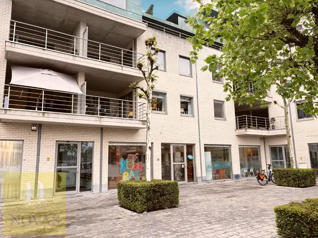 Prachtig appartement met 2 slaapkamers, 2 terassen, op toplocatie foto {{pictureIndex}}