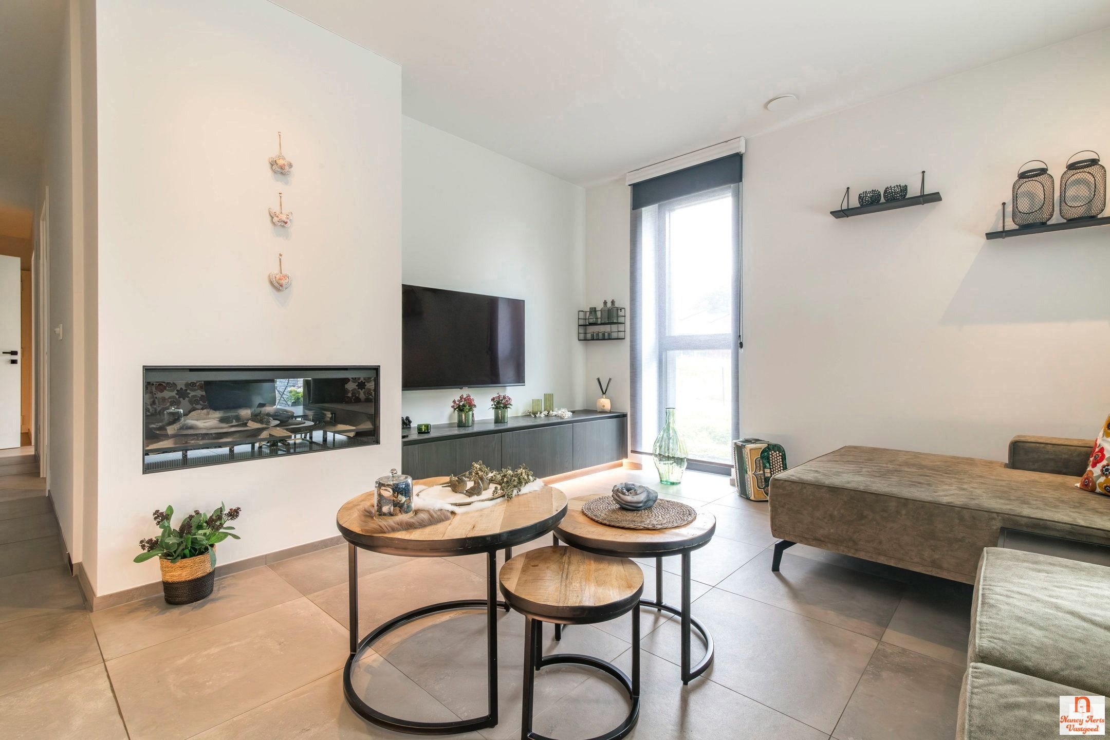 Ruimtelijk wonen met verfijnde afwerking in hartje Koersel foto 5