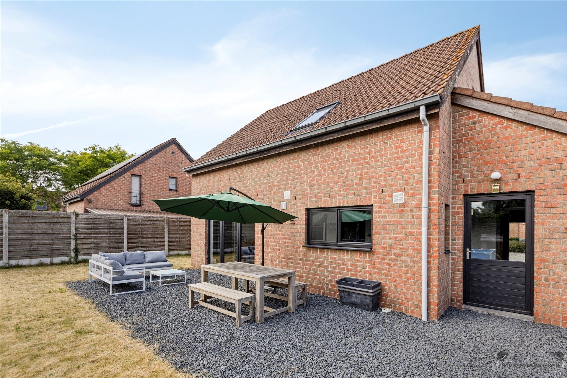 Instapklaar wonen met zonnige tuin in Hechtel-Eksel foto 23