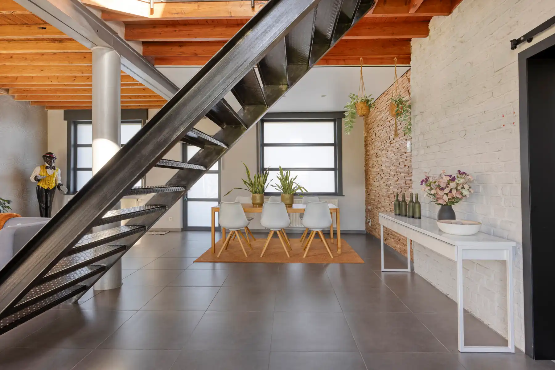 Woning met bijhorende zorgwoning / zelfstandige ruimte foto 5