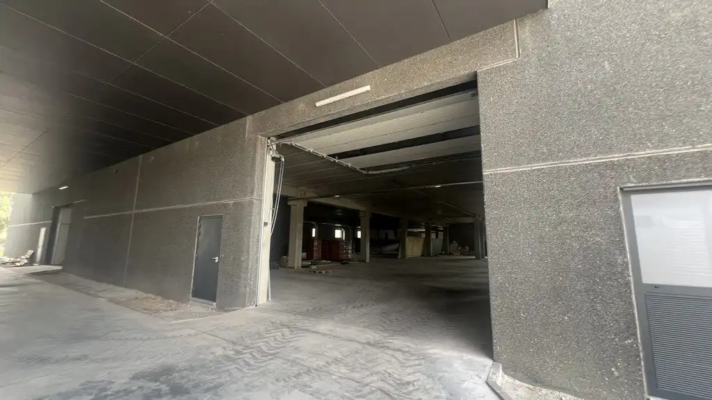 Nieuwbouw magazijn met kantoor te huur in Pantserschipstraat in Gent foto 6