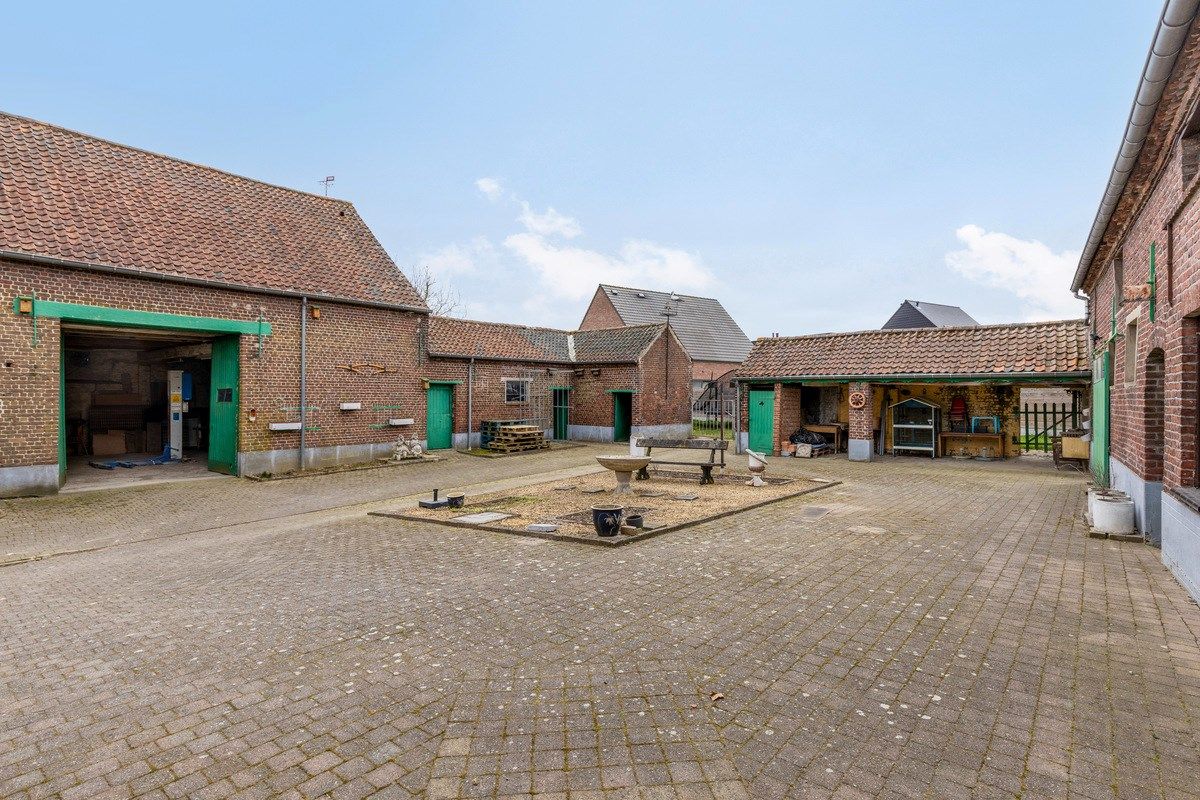 Boerderij met binnenkoer foto 6