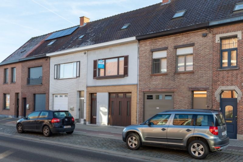 Hoofdfoto van de publicatie: Roeselare - Starterswoning met voldoende kamers en leuke tuin