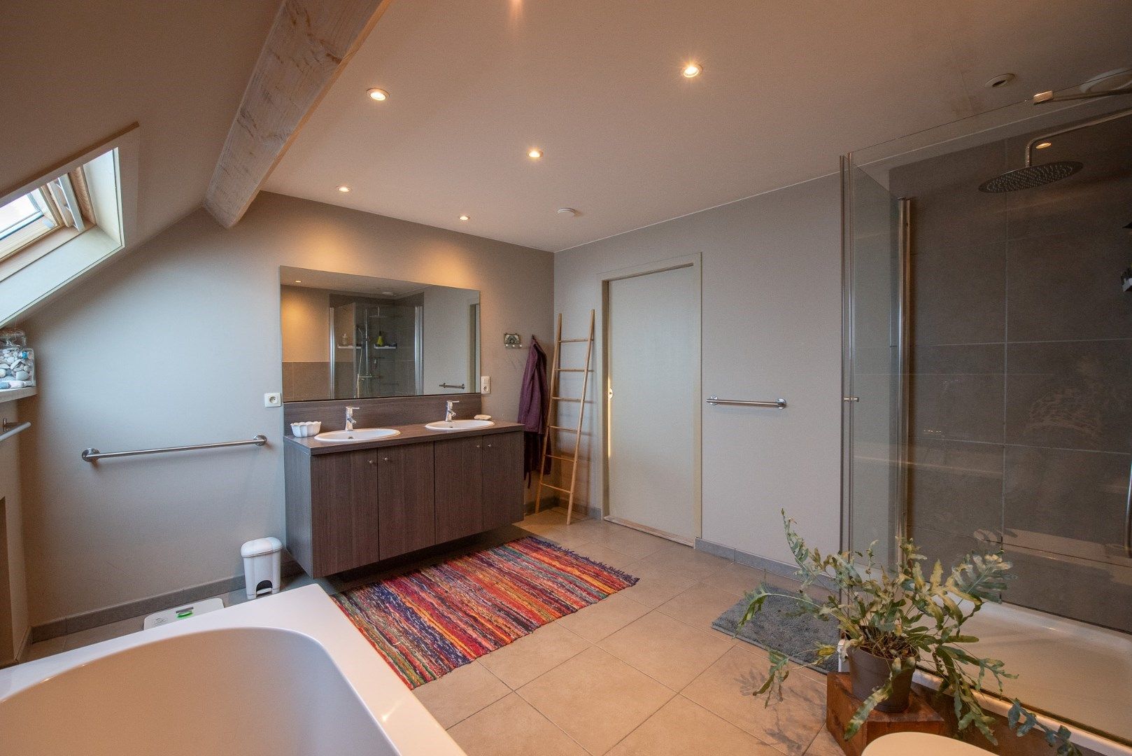 Prachtig, ruim appartement met 3 slaapkamers en garage in centrum Wakken foto 9