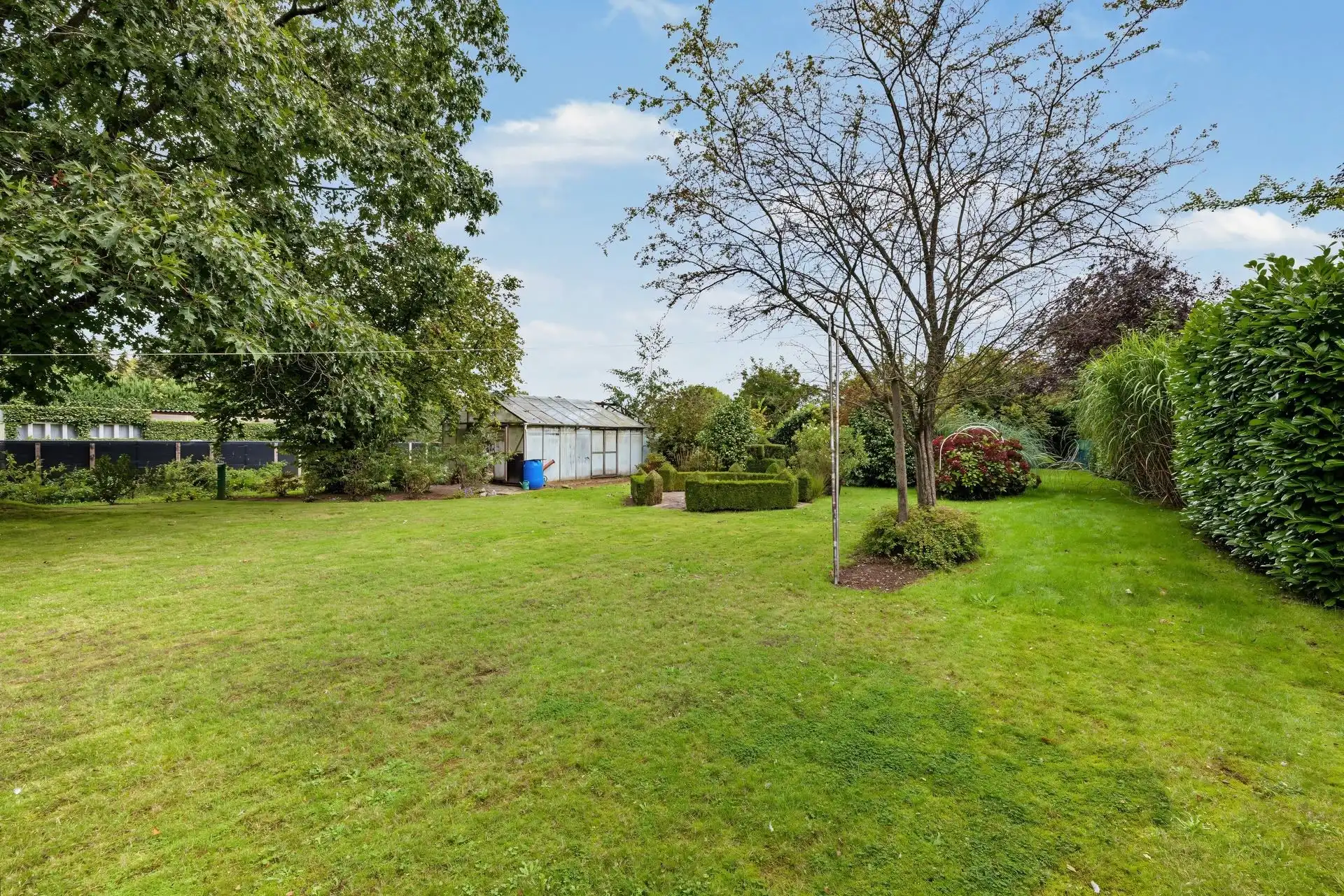Ruim opgezette, landelijke woning mooie tuin op een perceel van ca. 3.028m² foto 23