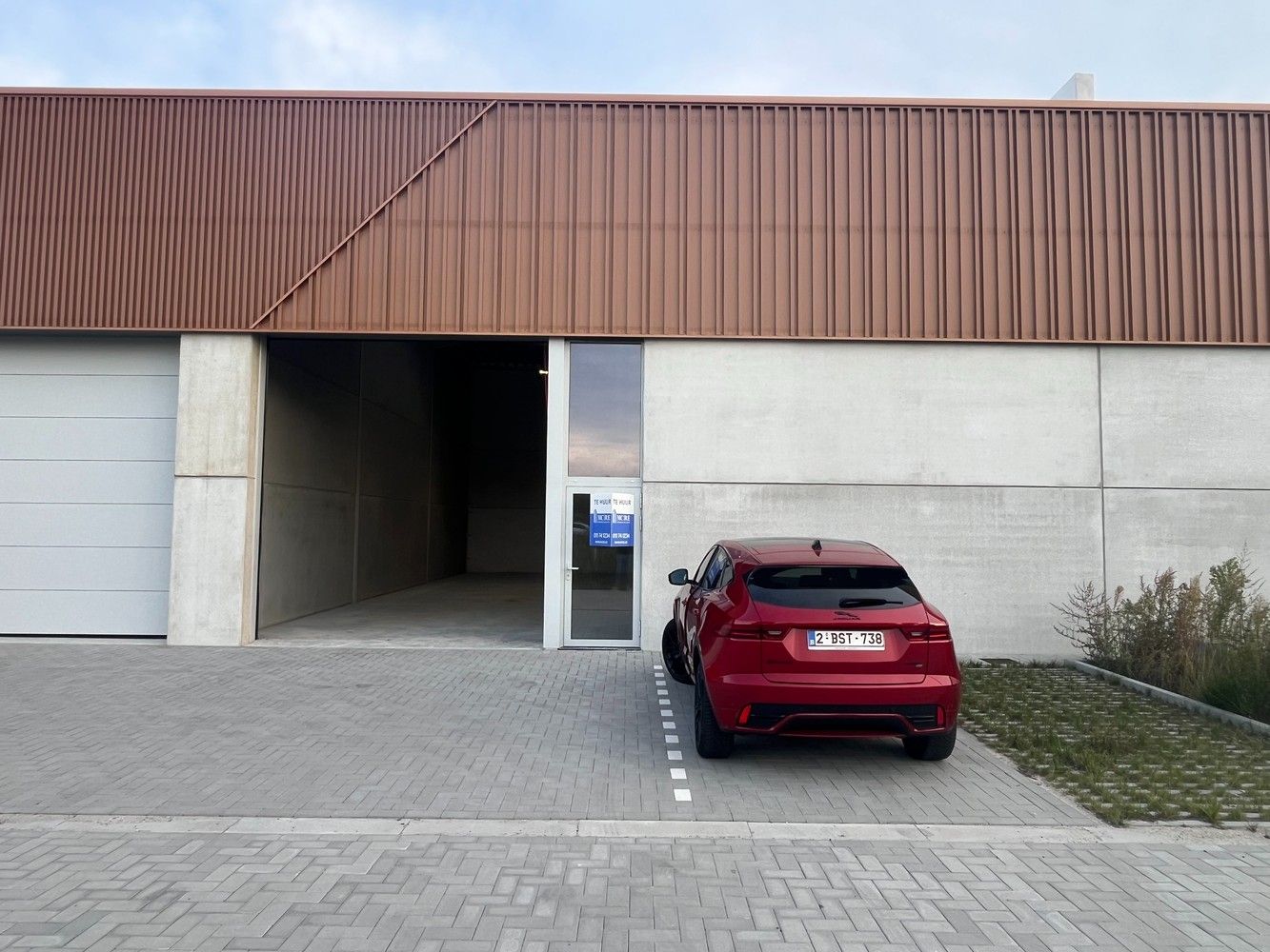 Nieuwbouwhal 210m² foto {{pictureIndex}}