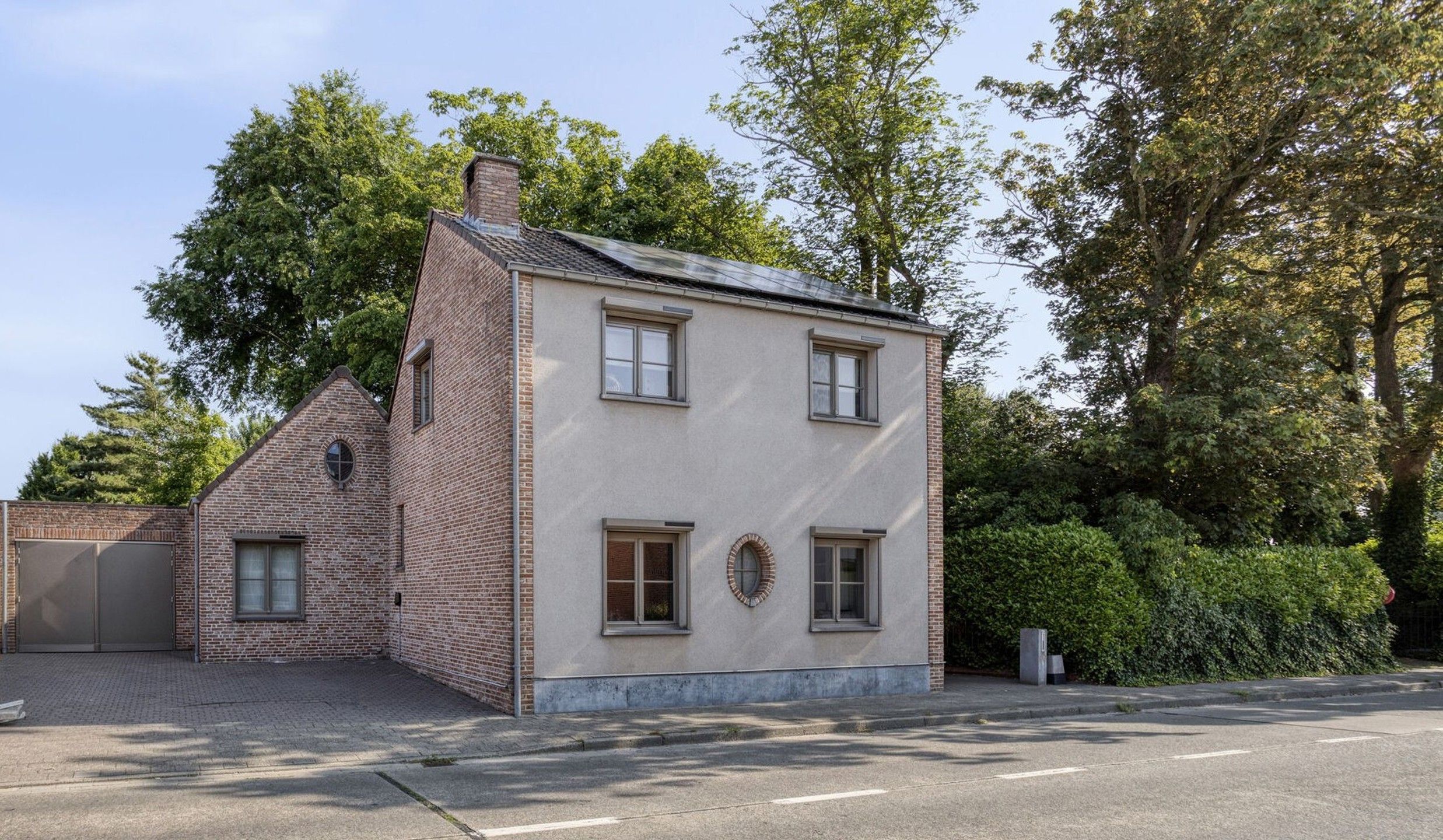 Kwalitatief gerenoveerde woning foto {{pictureIndex}}