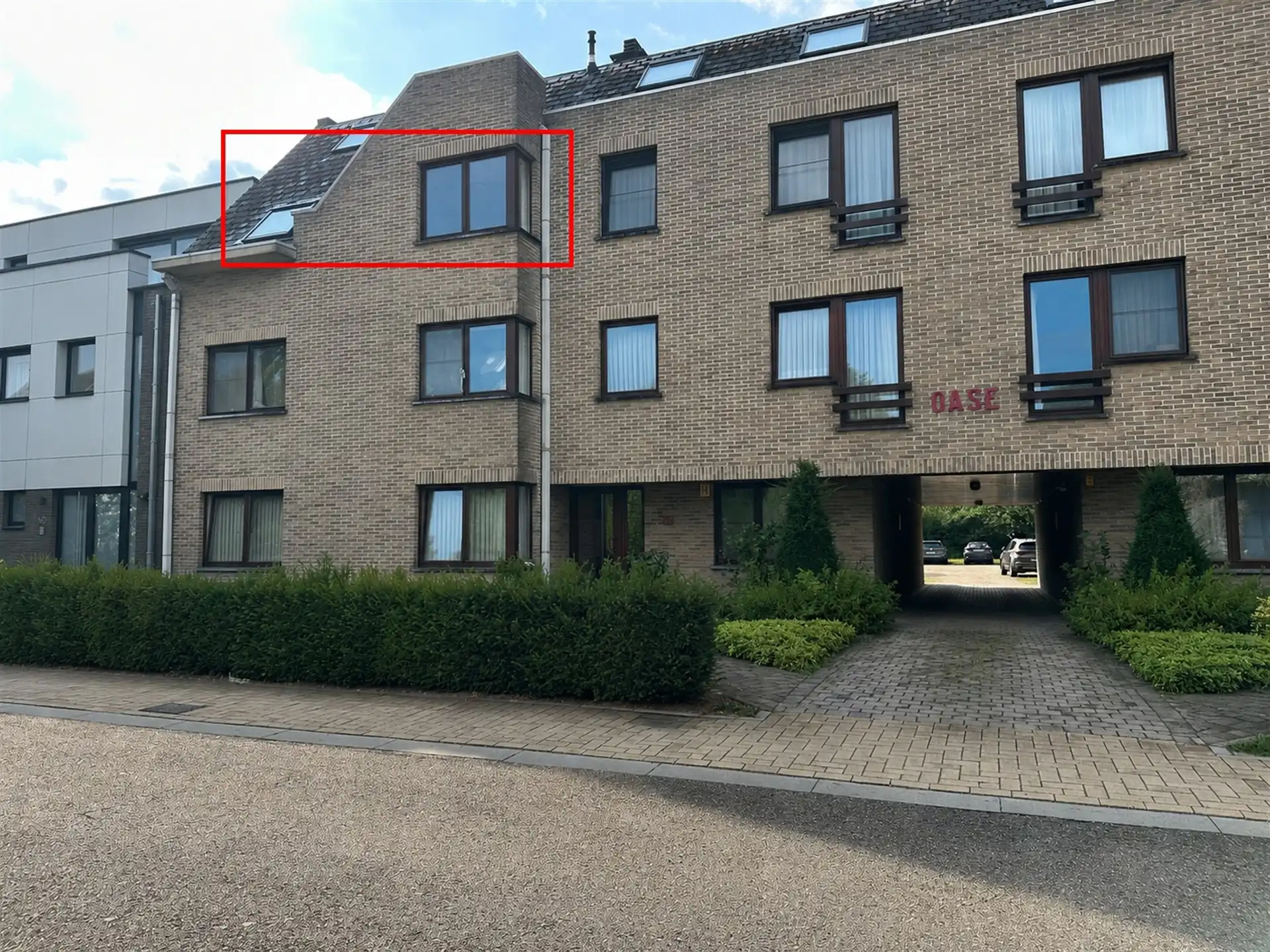Appartement met 2 slpk, garagebox en terras foto 2