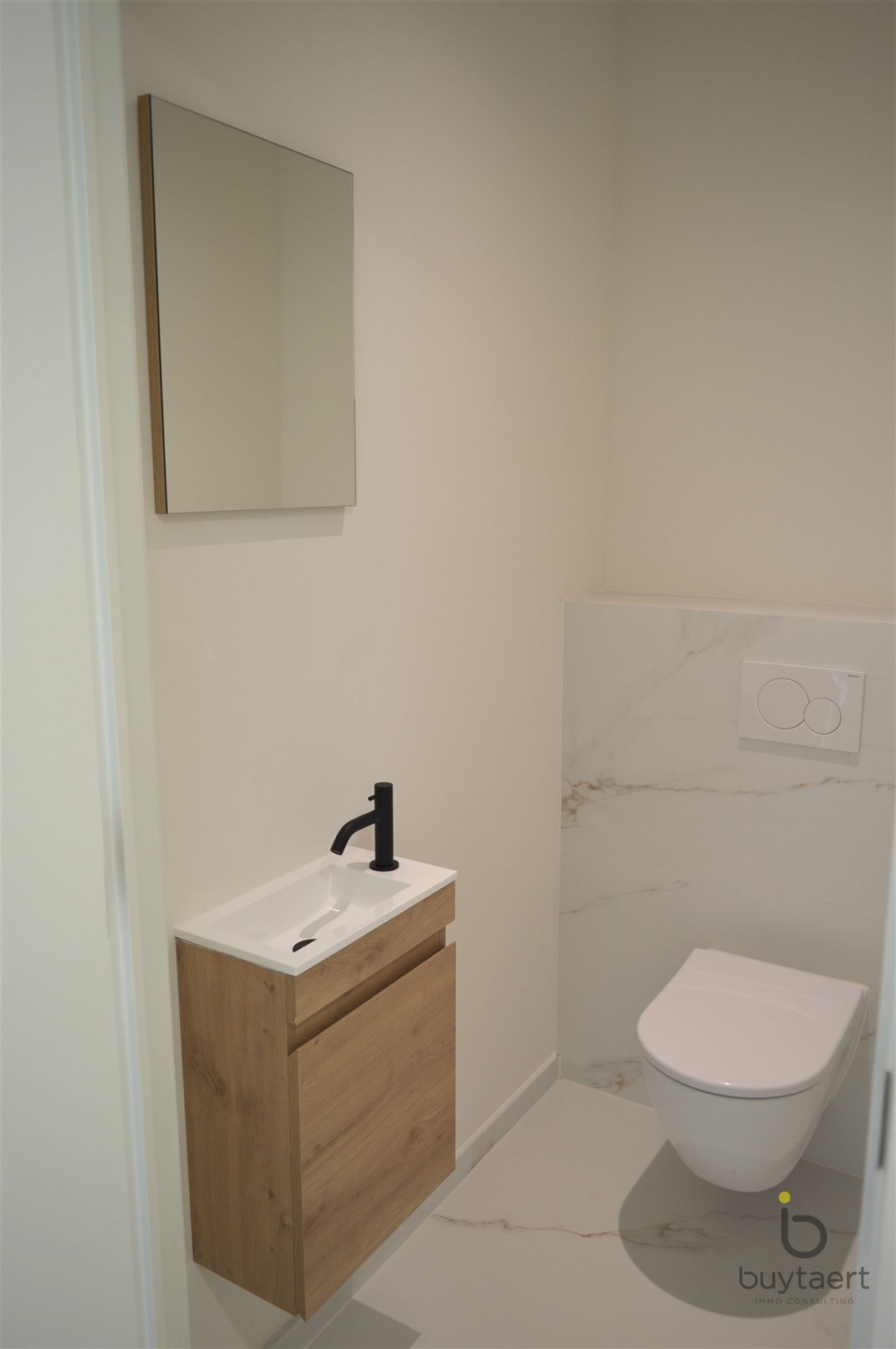 Nieuwbouw gelijklvoers appartement met twee slpks. foto 11